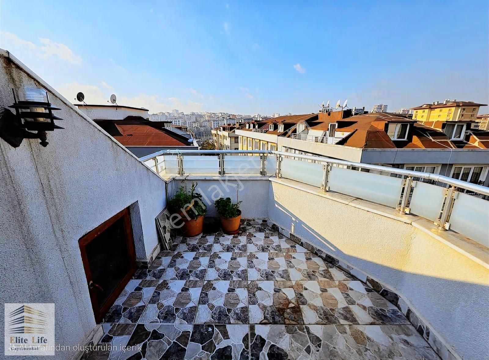 Çekmeköy Mehmet Akif Mahallesinde Merkezi Konumda 4+2 Dubleks - Görsel 21