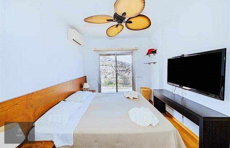 Yalıkavak Geriş'te Yıllık Kiralık Deniz Manzaralı Üst Kat Daire - Görsel 8