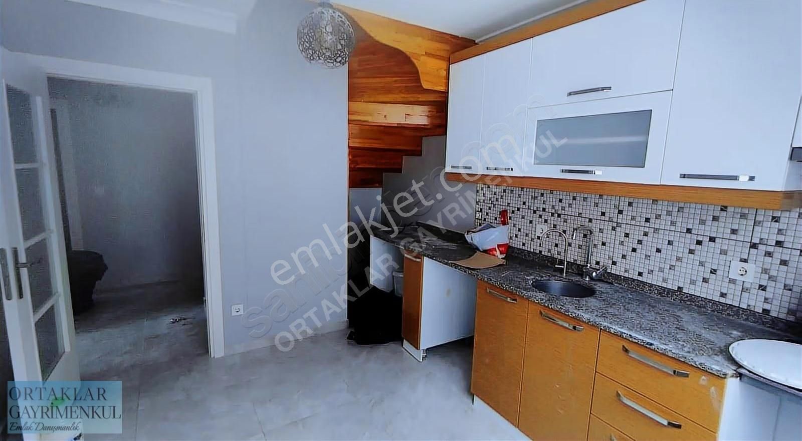 Sancaktepe Atatürk Mahallesi'nde 2+1 Üst Dublex - Görsel 14