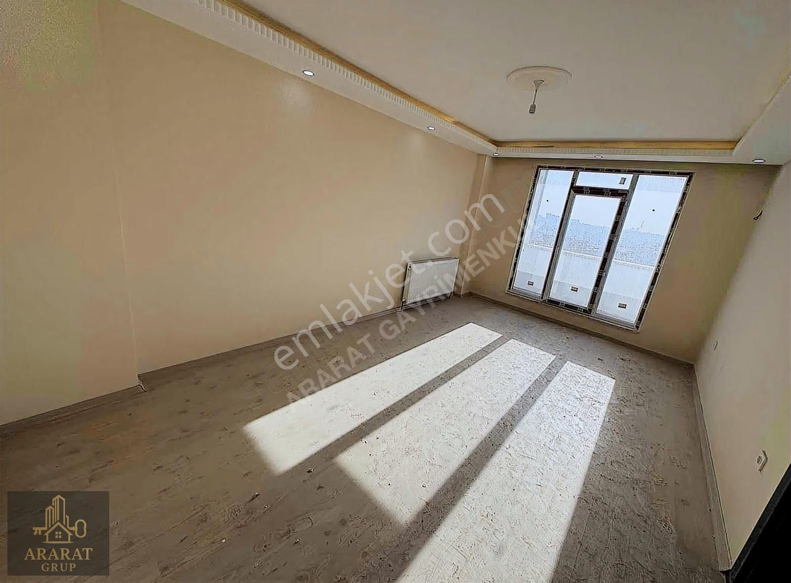 Ararat'tan Esenler Tuna Vadi Sitesinde Satılık 2+1fırsat Daire