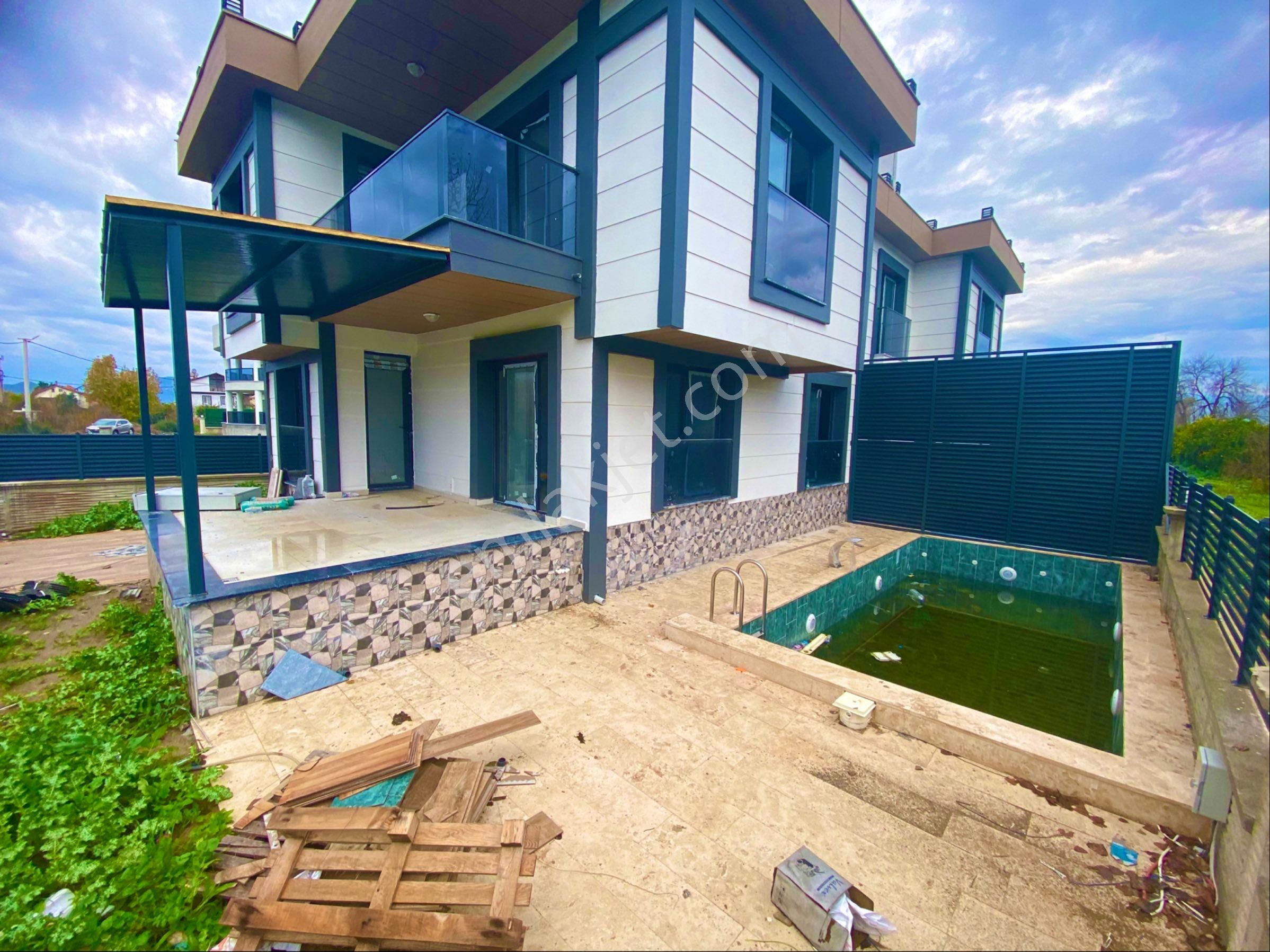 Dalaman Karaçalı Villalar Mevkiinde 4 + 1 Lüks Villa Satışa Sunulmuştur