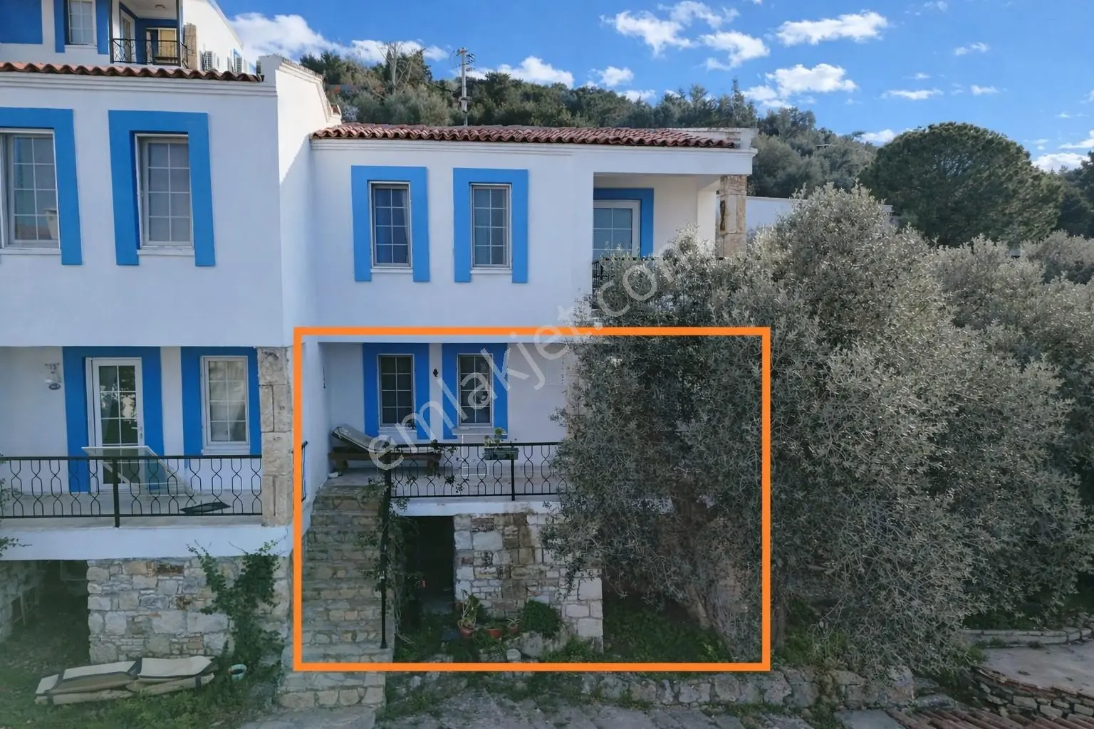 Foça'nın Ödüllü Sitesi Olivia Village Satılık 1+1 Yazlık