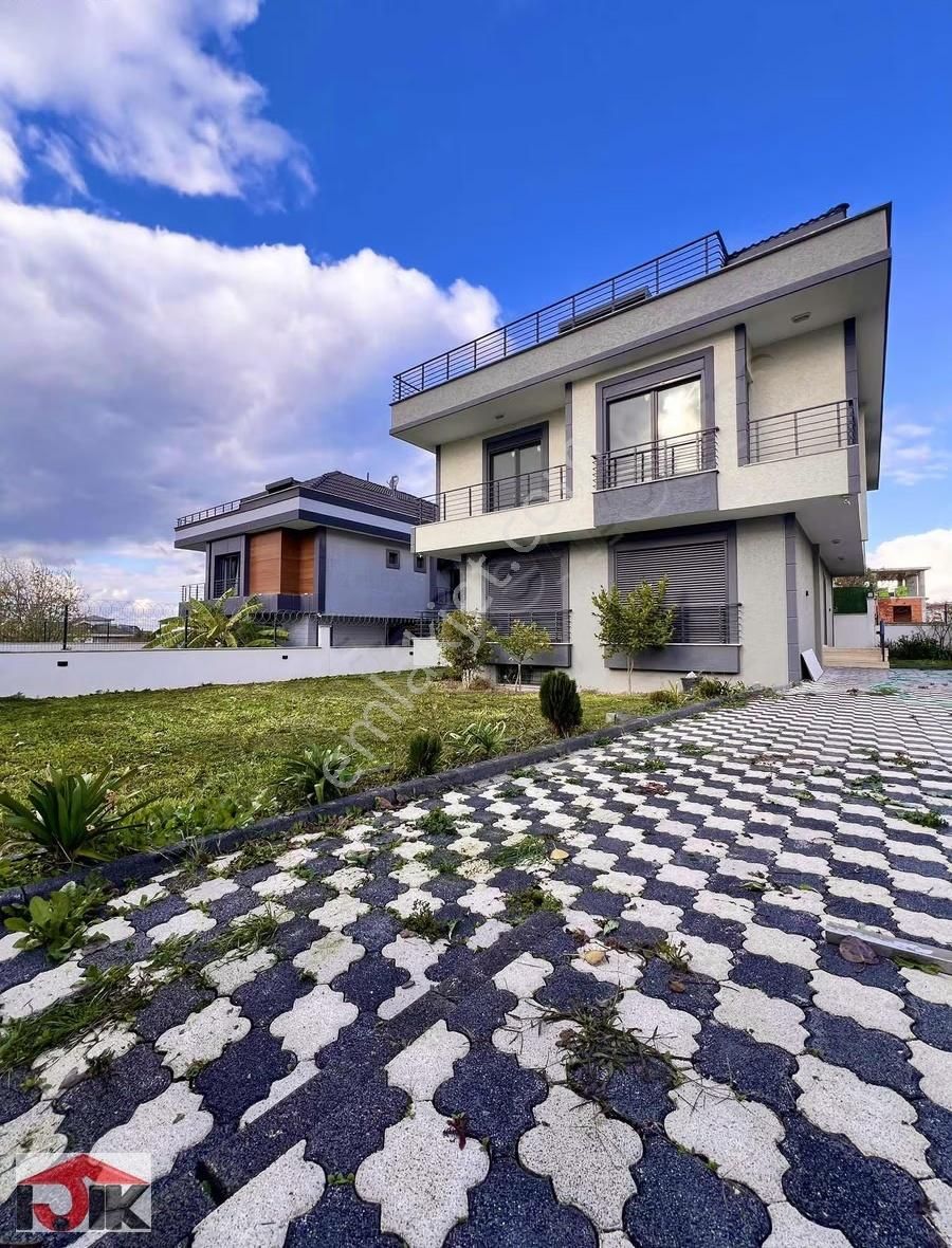 Villalar Bölgesinde Müstakil 380m2 Bahçe - Görsel 17