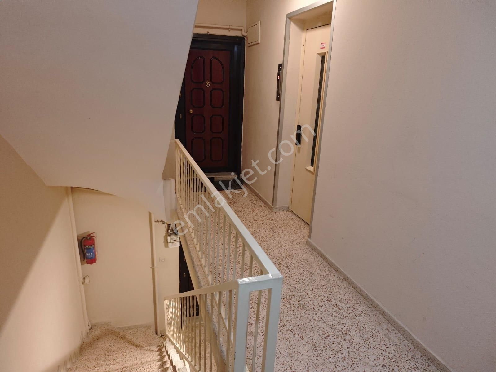 Otoparklı Asansörlü Ebeveyn Banyolu 165 M2 3+1 Eşyalı Daire - Görsel 4