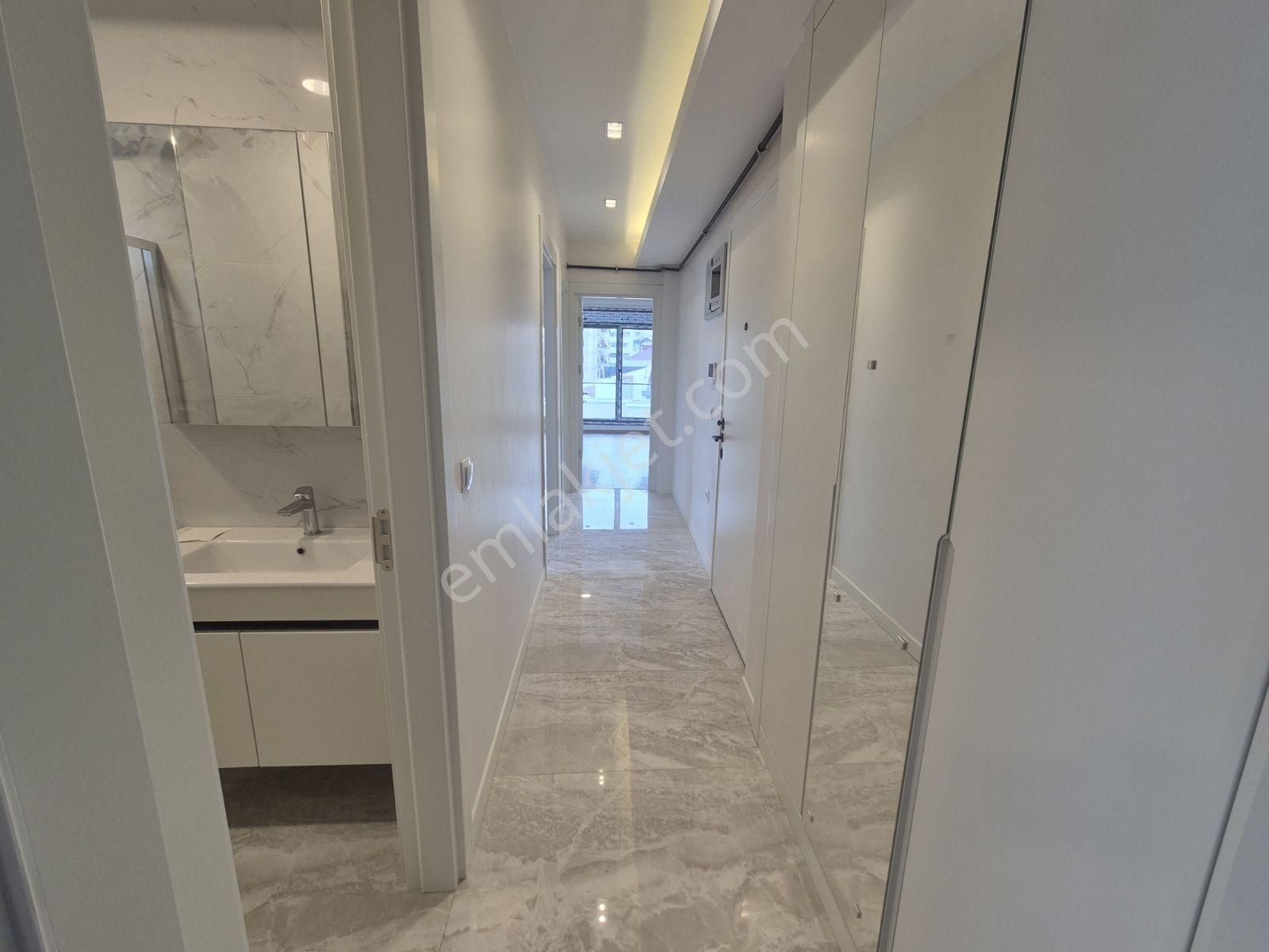 Feneryolunda Minibüs Caddesi Üzeri Sıfır 2+1 Daire - Görsel 21