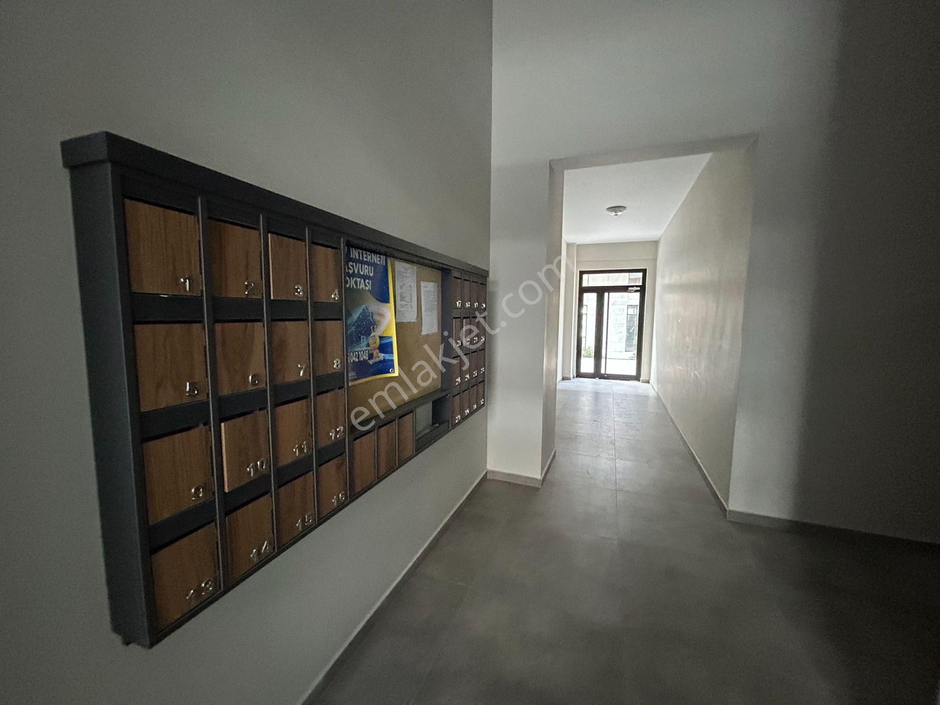 Cd Üzeri, Lüks, Eşyalı, Balkonlu, Klimalı,ara Kat 1+1 Yeni Daire - Görsel 24