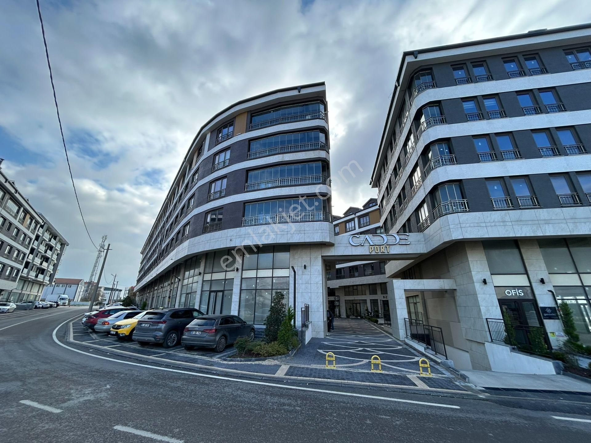 Cd Üzeri, Lüks, Eşyalı, Balkonlu, Klimalı,ara Kat 1+1 Yeni Daire - Görsel 31