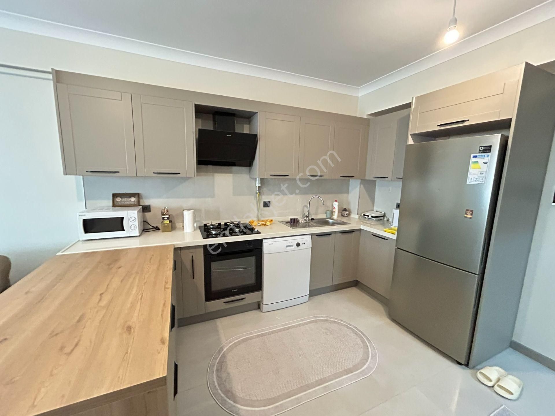 Cd Üzeri, Lüks, Eşyalı, Balkonlu, Klimalı,ara Kat 1+1 Yeni Daire - Görsel 7