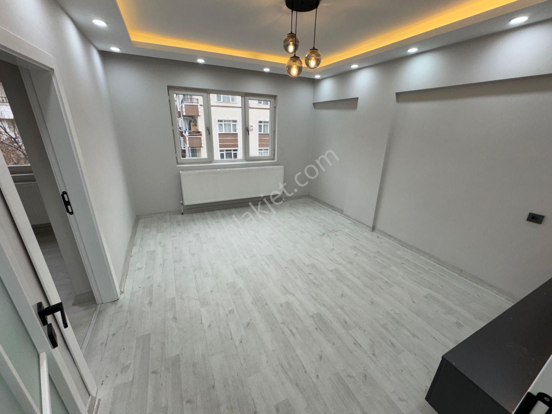 Mareşal Çakmak Mah 3+1 Lux Yapı Arakat Merkezi Lokasyon !!! - Görsel 1