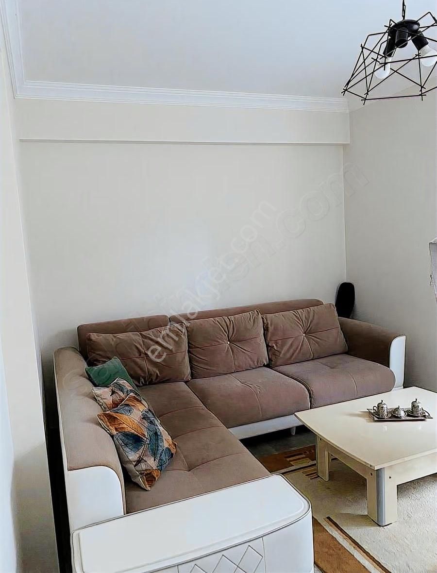 Güneri Emlak'tan Havuz Manzaralı 3+1 Satılık Daire