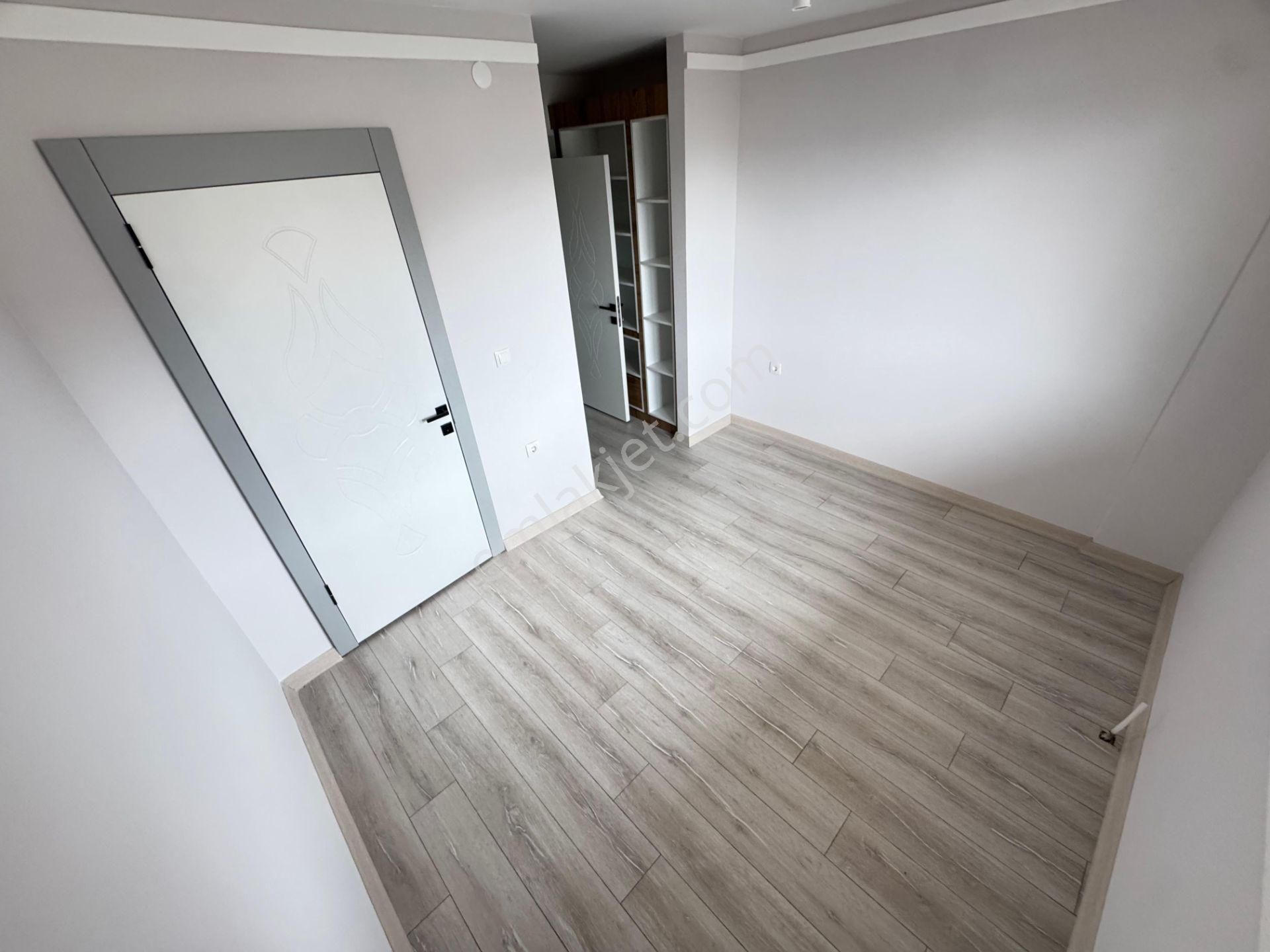 Mustafa Kemal'de Yüksek Giriş E.banyolu Giyinme Odalı Satılık 3+1 Daire - Görsel 12