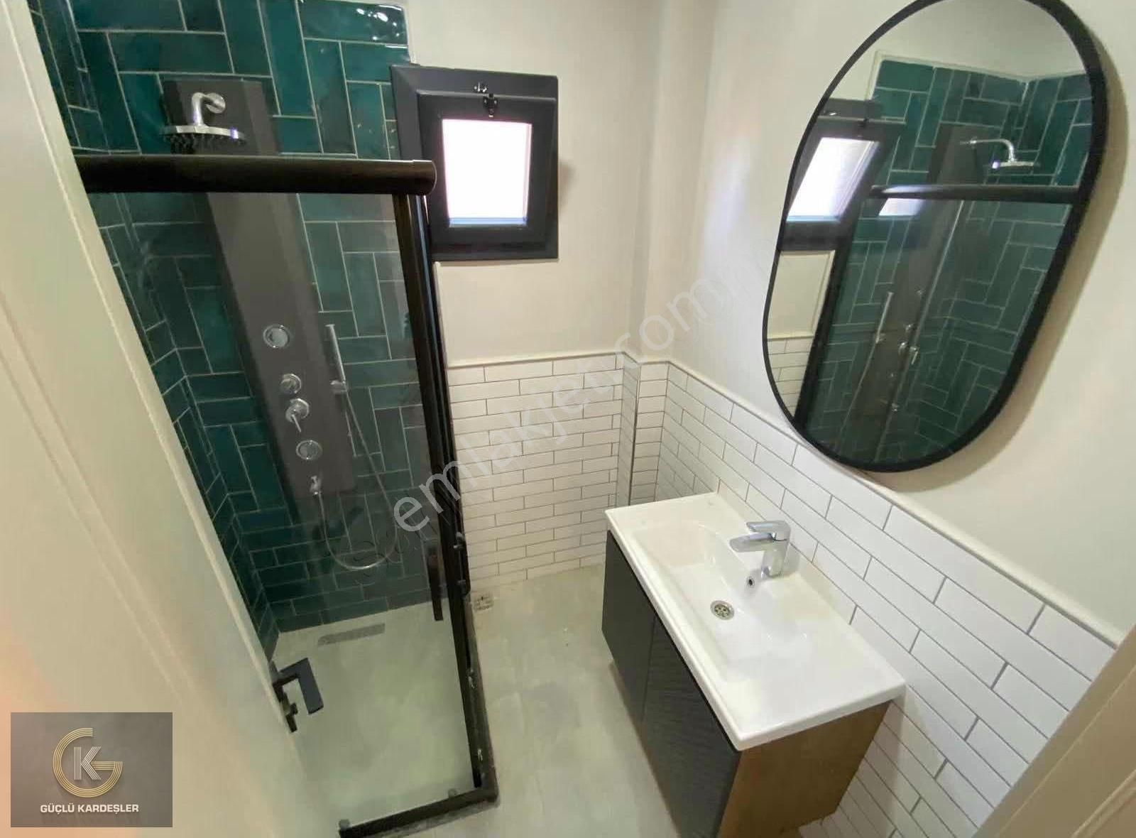 Güçlü Kardeşler Denize Sıfır Konumda 5+2 Müstakil Villa - Görsel 23