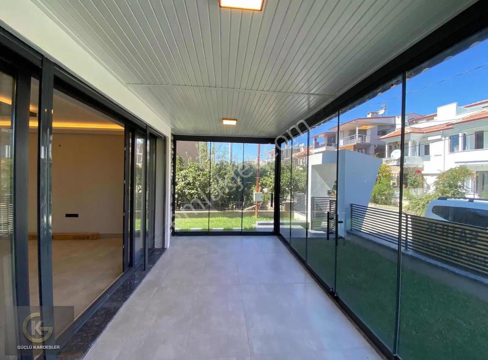 Güçlü Kardeşler Denize Sıfır Konumda 5+2 Müstakil Villa - Görsel 27