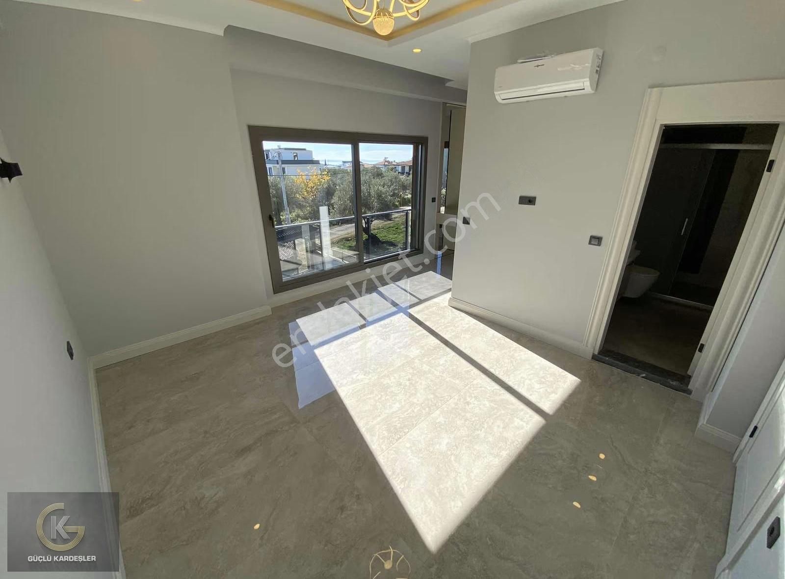 Güçlü Kardeşlerden Gürede Tam Müstakil Havuzlu Lüks Villa - Görsel 30