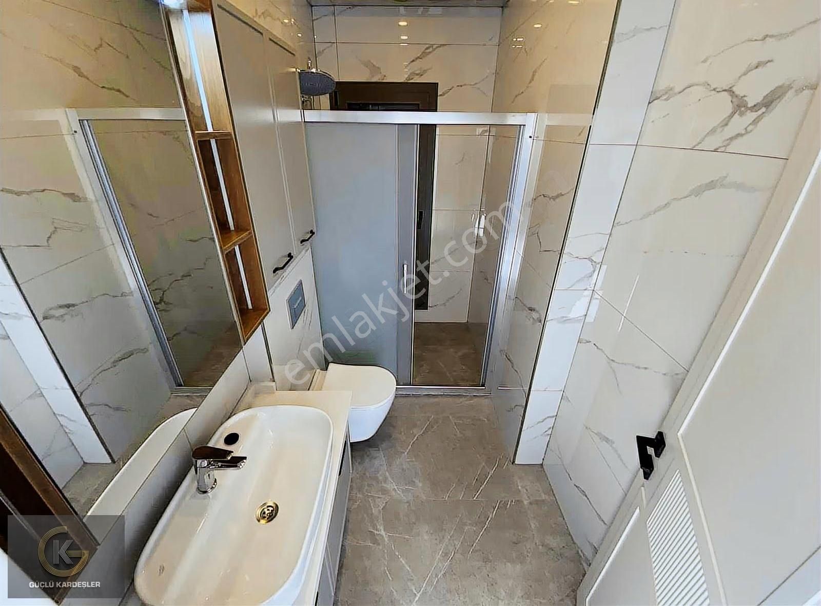 Güçlü Kardeşlerden Gürede Tam Müstakil Havuzlu Lüks Villa - Görsel 24