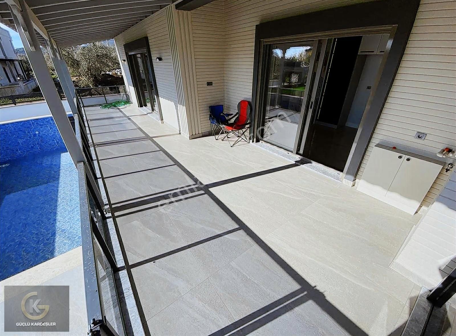 Güçlü Kardeşlerden Gürede Tam Müstakil Havuzlu Lüks Villa - Görsel 32