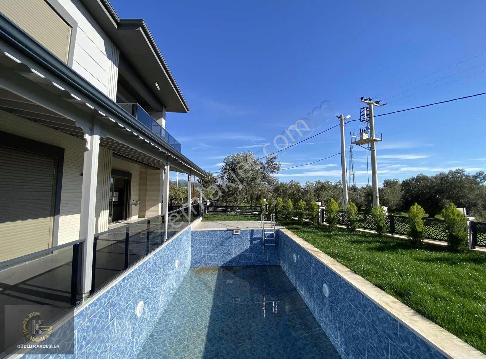 Güçlü Kardeşlerden Gürede Tam Müstakil Havuzlu Lüks Villa - Görsel 15