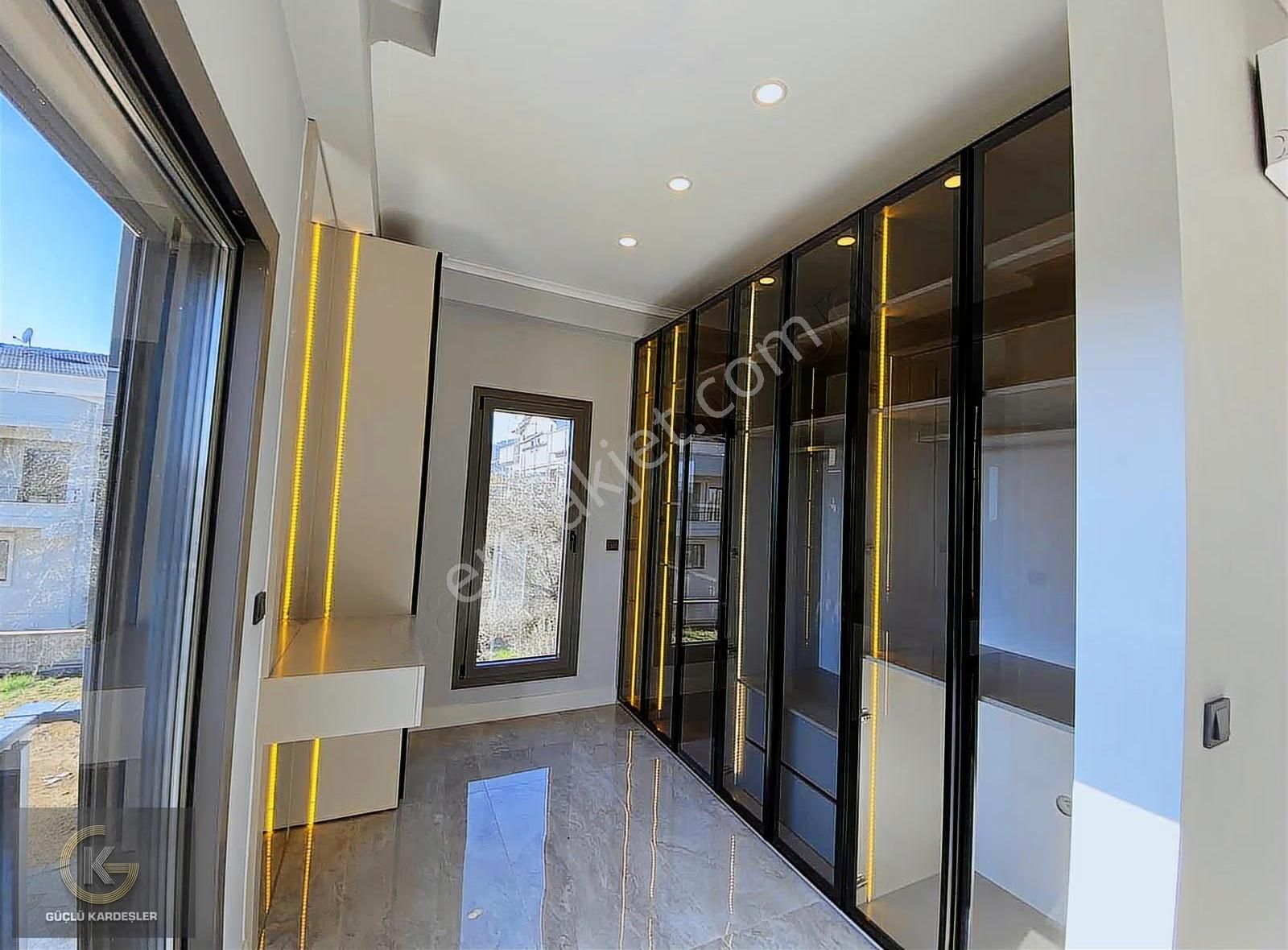 Güçlü Kardeşlerden Gürede Tam Müstakil Havuzlu Lüks Villa - Görsel 12