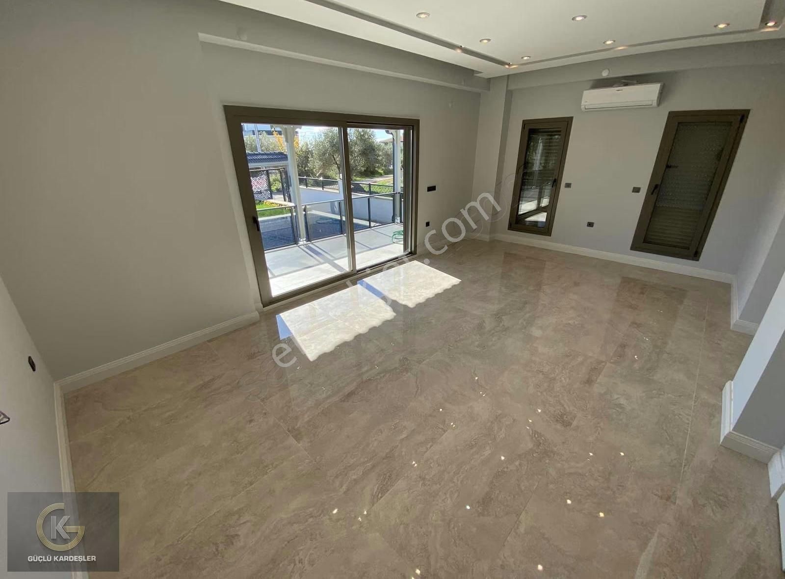 Güçlü Kardeşlerden Gürede Tam Müstakil Havuzlu Lüks Villa - Görsel 6