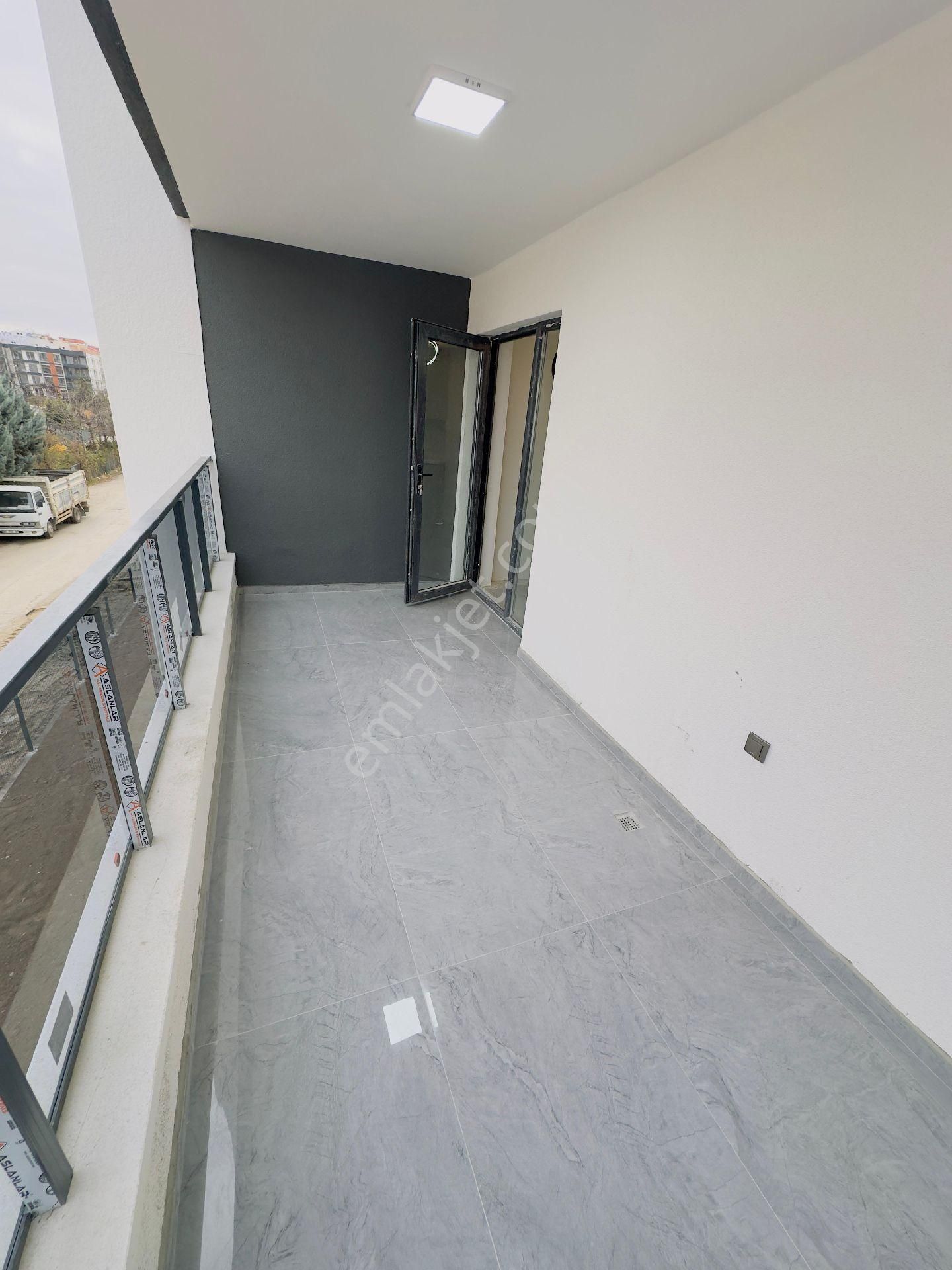 Ayaş Yoluna Yakın 2+1 Sıfır Lüks Yapılı Geniş Daire - Görsel 8