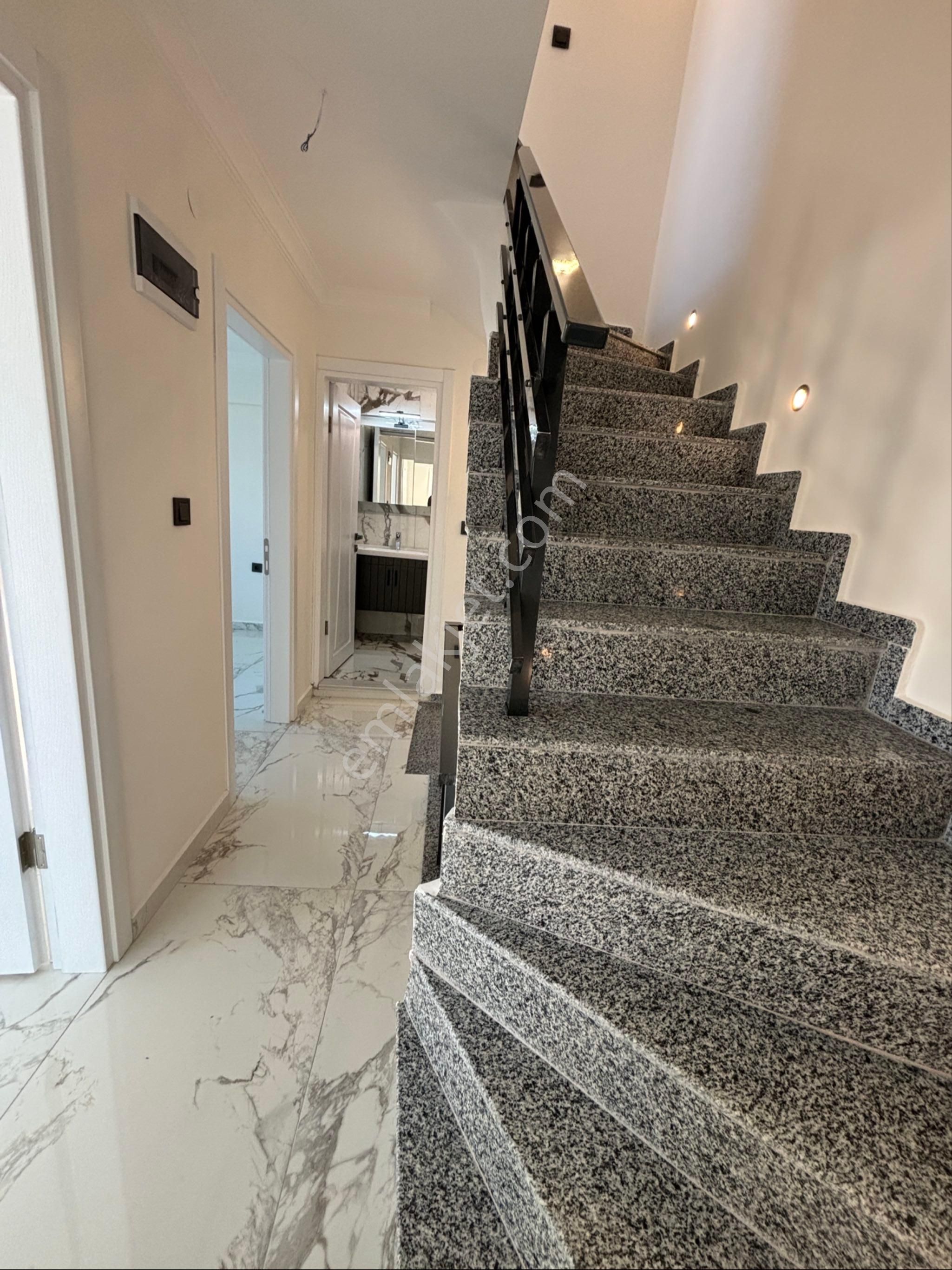 Didim’de Denize 1.5 Km | 4+1 Villa | Full Tadilat - Görsel 18