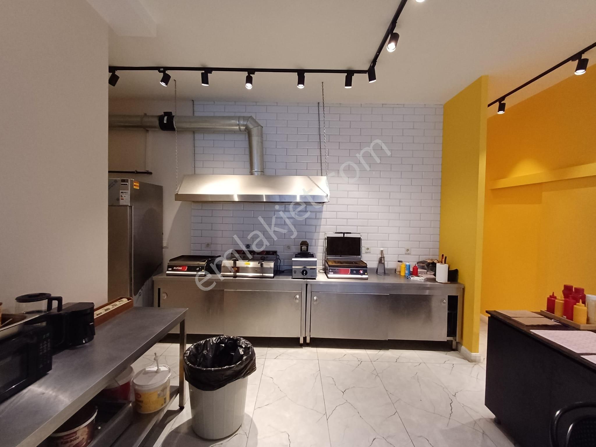 Çekmeköy Hastanesi Arkasında, Cadde Üzeri, Ön Kullanımlı Dükkan - Görsel 12