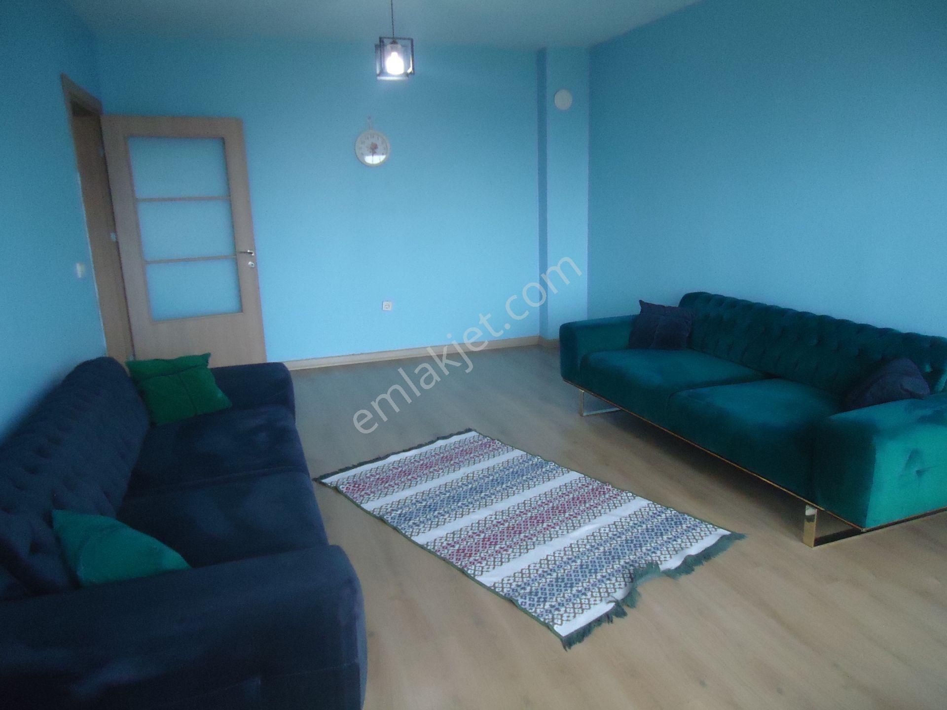 Krc'den Merkezi Konumda Eşyalı Kiralık 3+1 Daire - Görsel 8