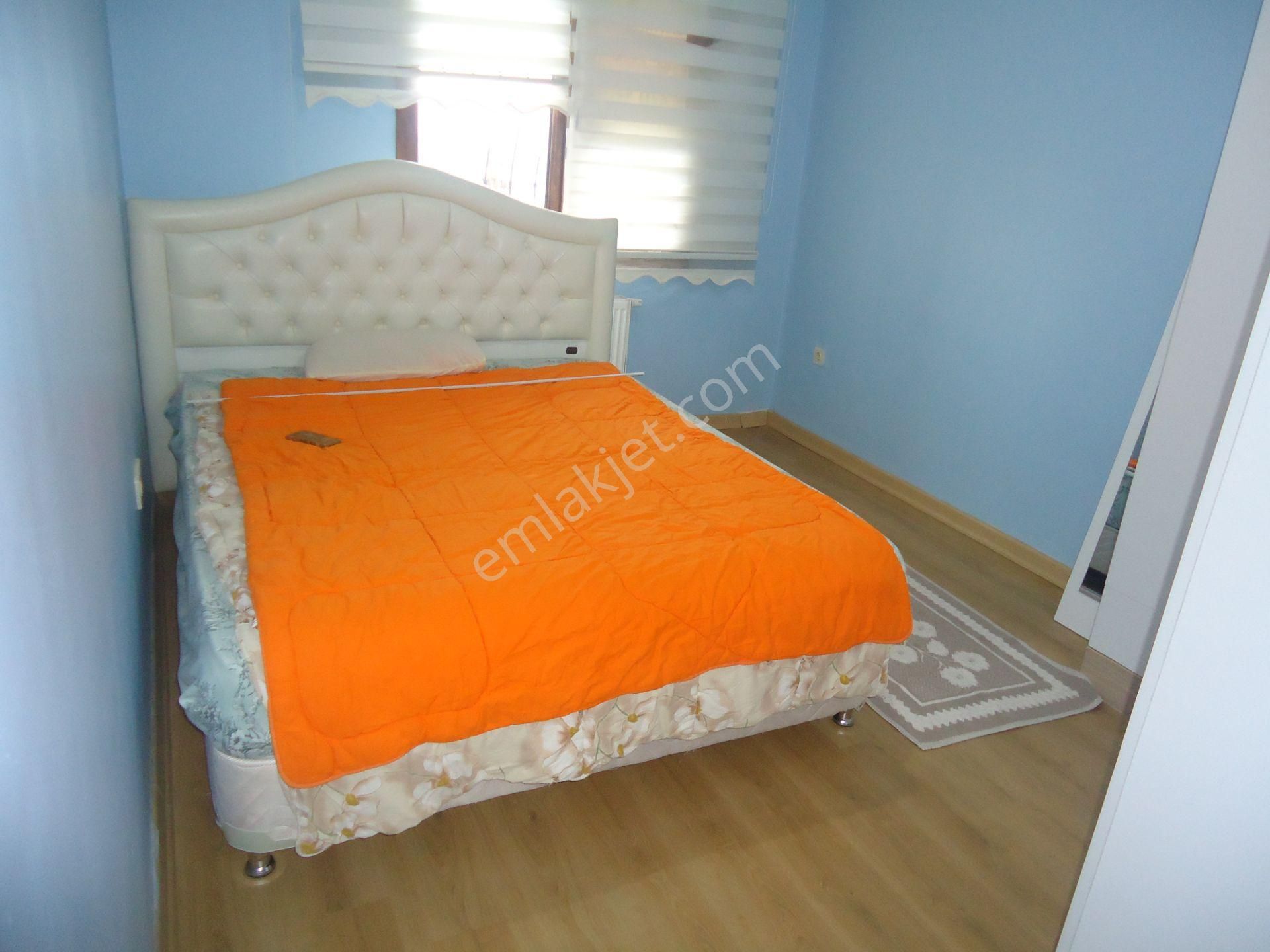 Krc'den Merkezi Konumda Eşyalı Kiralık 3+1 Daire - Görsel 16