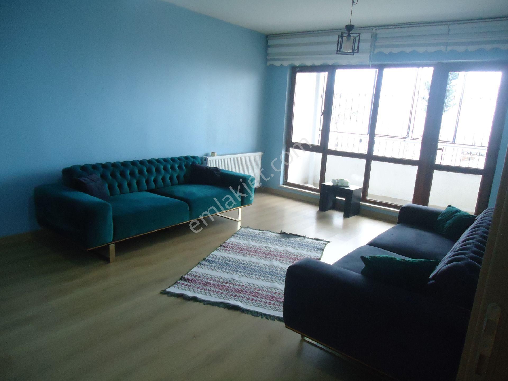 Krc'den Merkezi Konumda Eşyalı Kiralık 3+1 Daire - Görsel 6