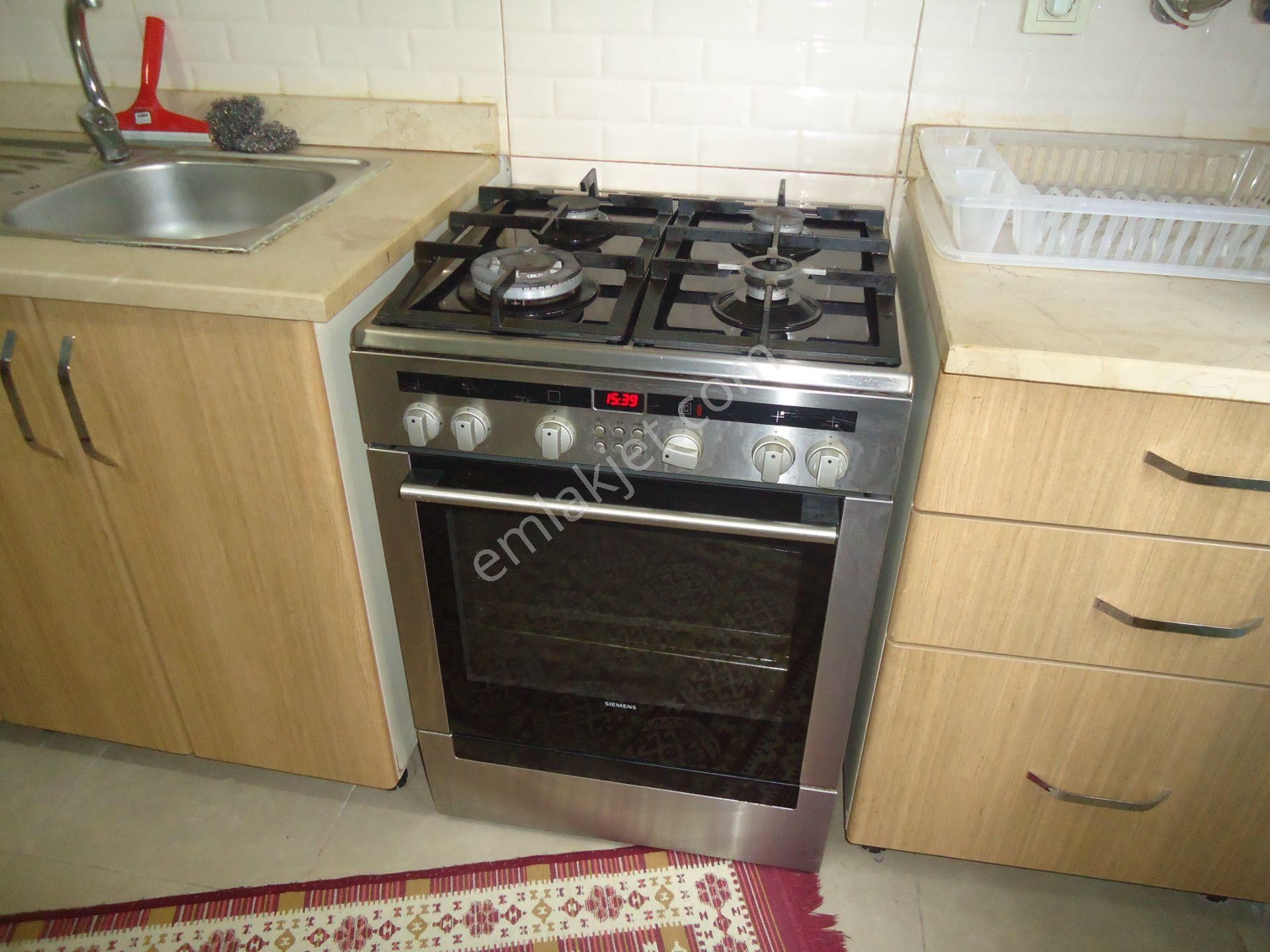 Krc'den Merkezi Konumda Eşyalı Kiralık 3+1 Daire - Görsel 12