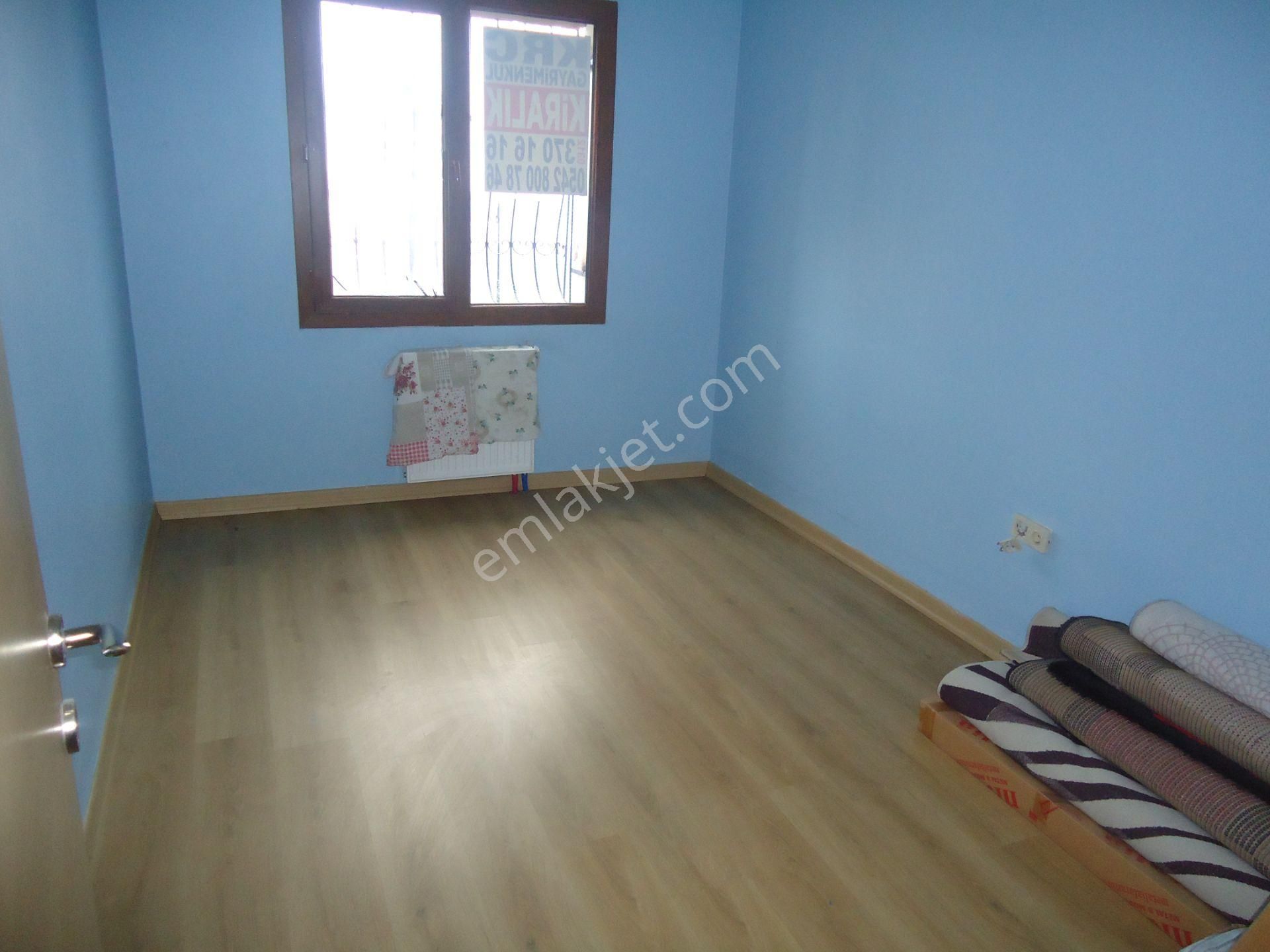 Krc'den Merkezi Konumda Eşyalı Kiralık 3+1 Daire - Görsel 14