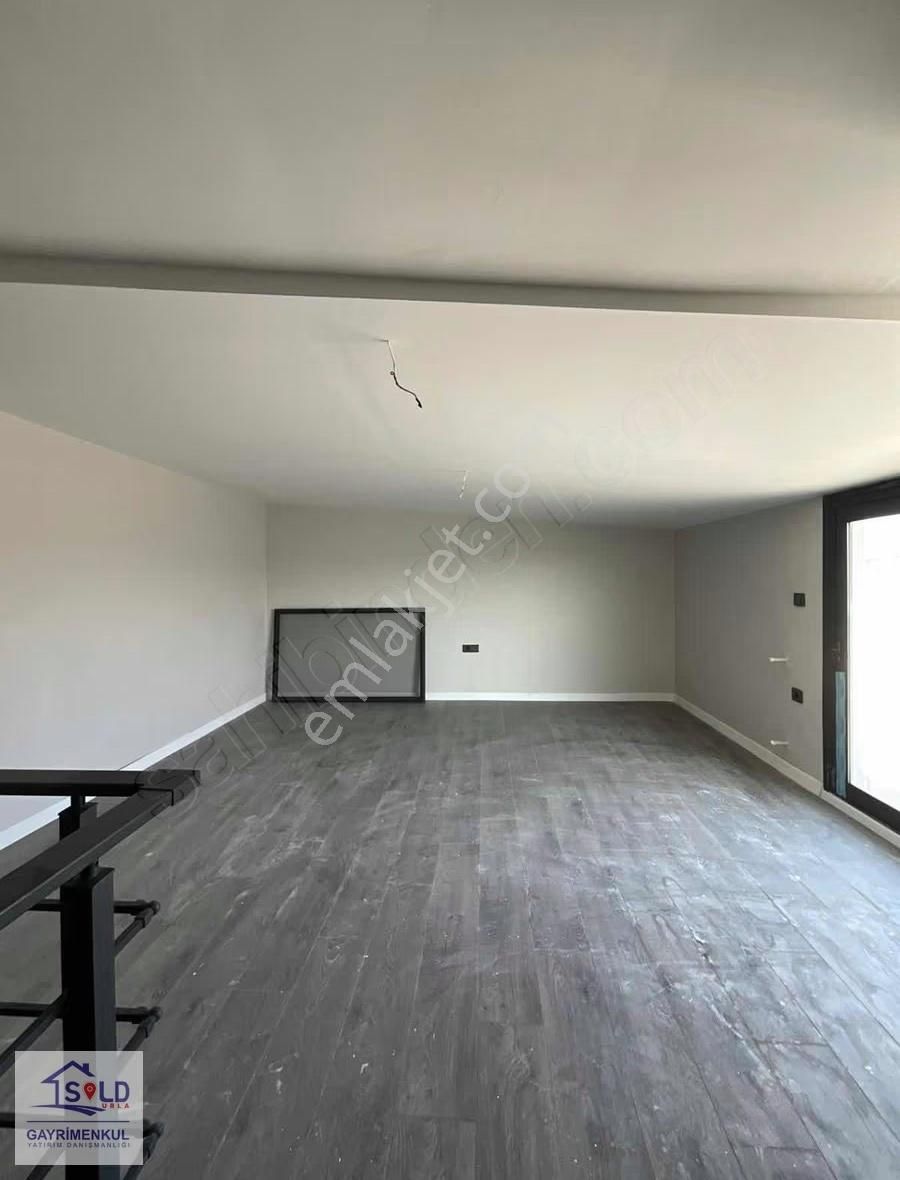 Urla Güvendik Mah Çeşmealtında Sıfır Denize Yakın Satılık Villa - Görsel 10