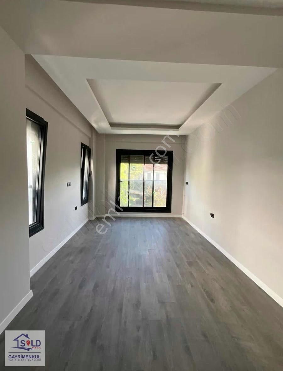 Urla Güvendik Mah Çeşmealtında Sıfır Denize Yakın Satılık Villa - Görsel 21