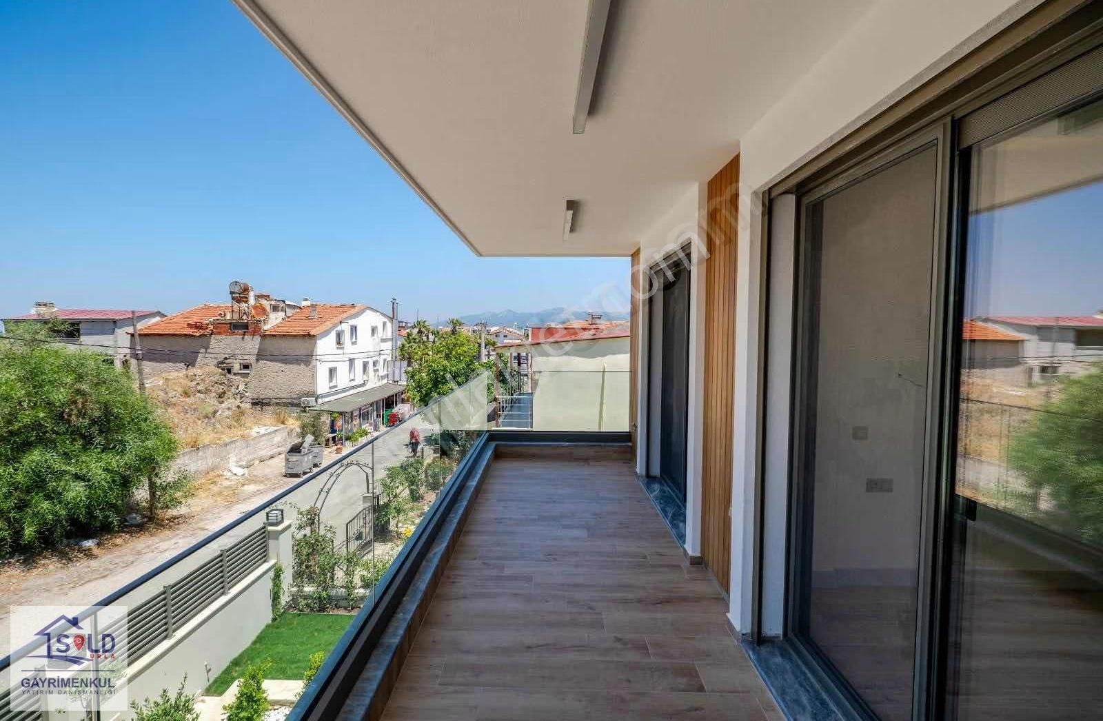 Urla İskele'de Denize 50m Satılık Villa - Görsel 15