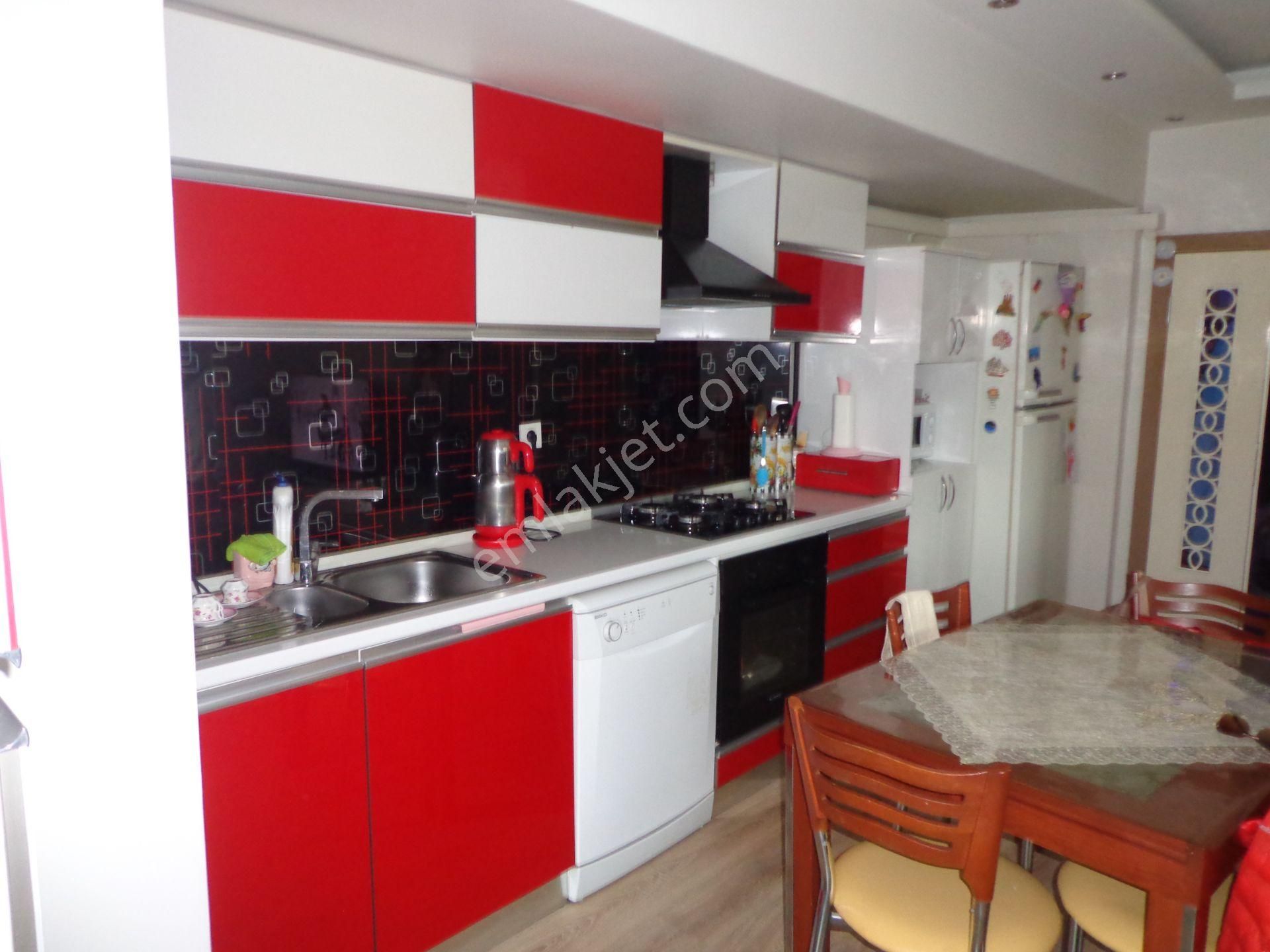 Sokullu Şeftali Sokak'ta Yapılı Bahçe Katı 2+1