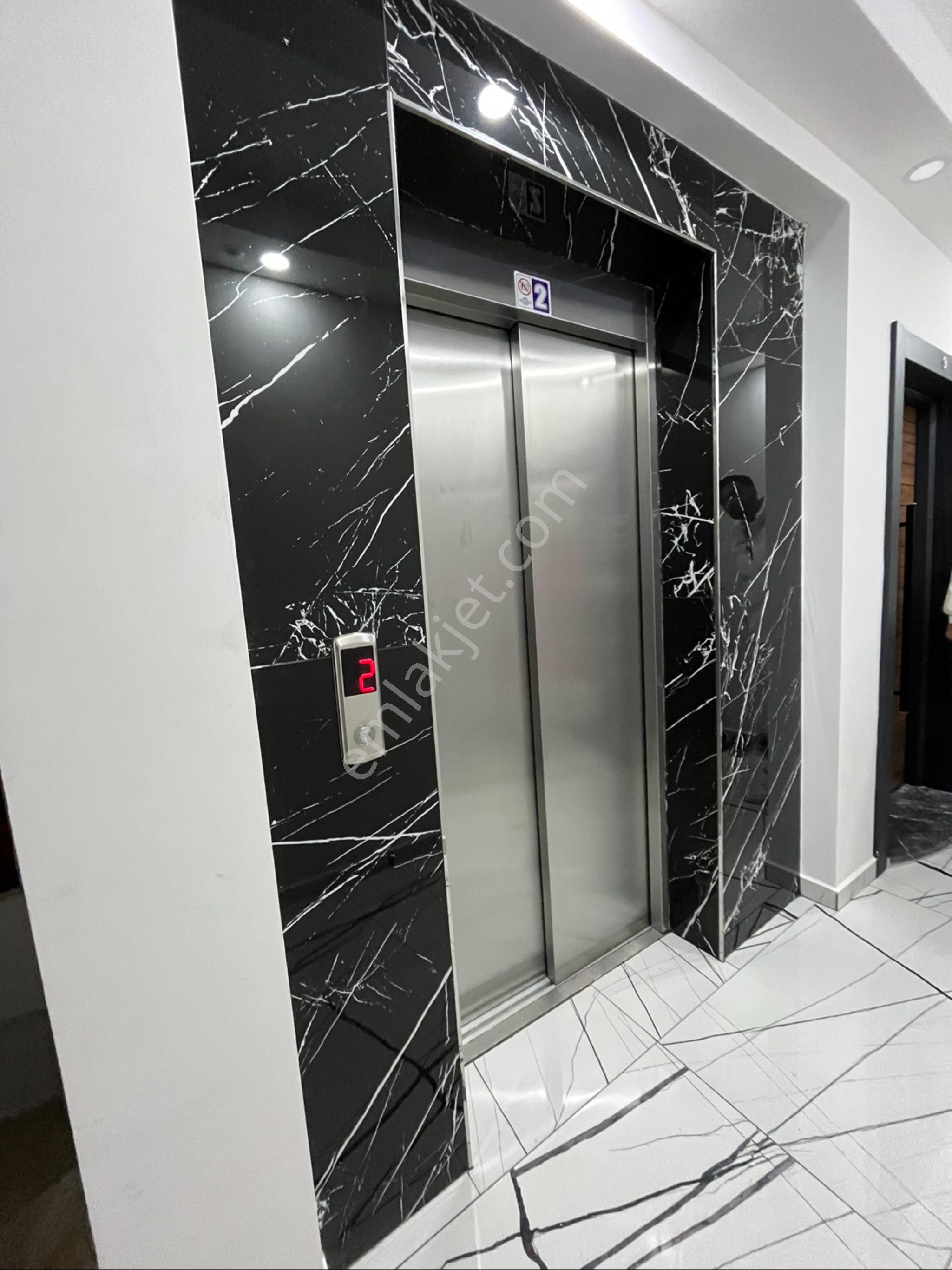 Cumhuriyet Mahallesi’nde Full Eşyalı, Sıfır, Ön Cephe Manzaralı Daire - Görsel 24