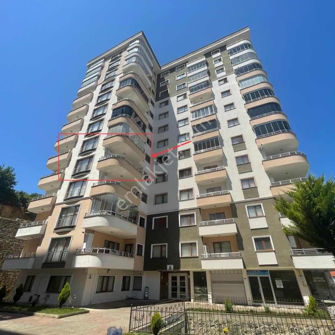 Kaşüstü Mah.'de Satılık 3+1 Eşyalı Daire