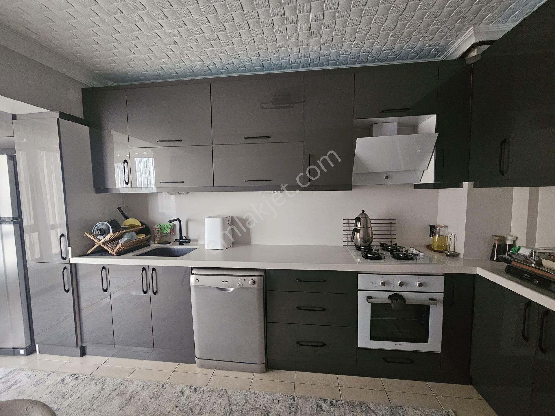 Toprak Emlaktan Ank Keçiören Bağlarbaşı Mah De 3+1 Daire - Görsel 2