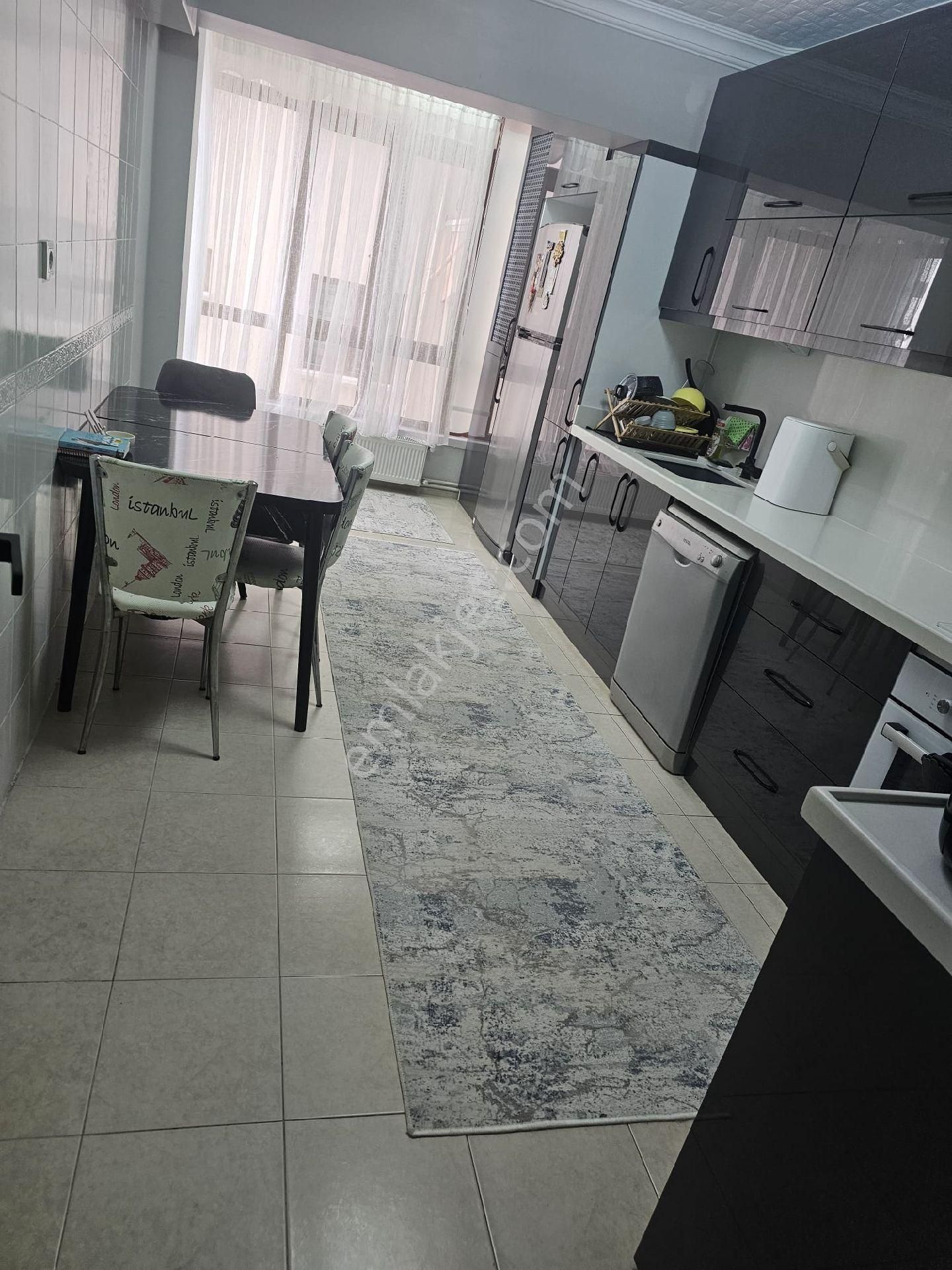 Toprak Emlaktan Ank Keçiören Bağlarbaşı Mah De 3+1 Daire