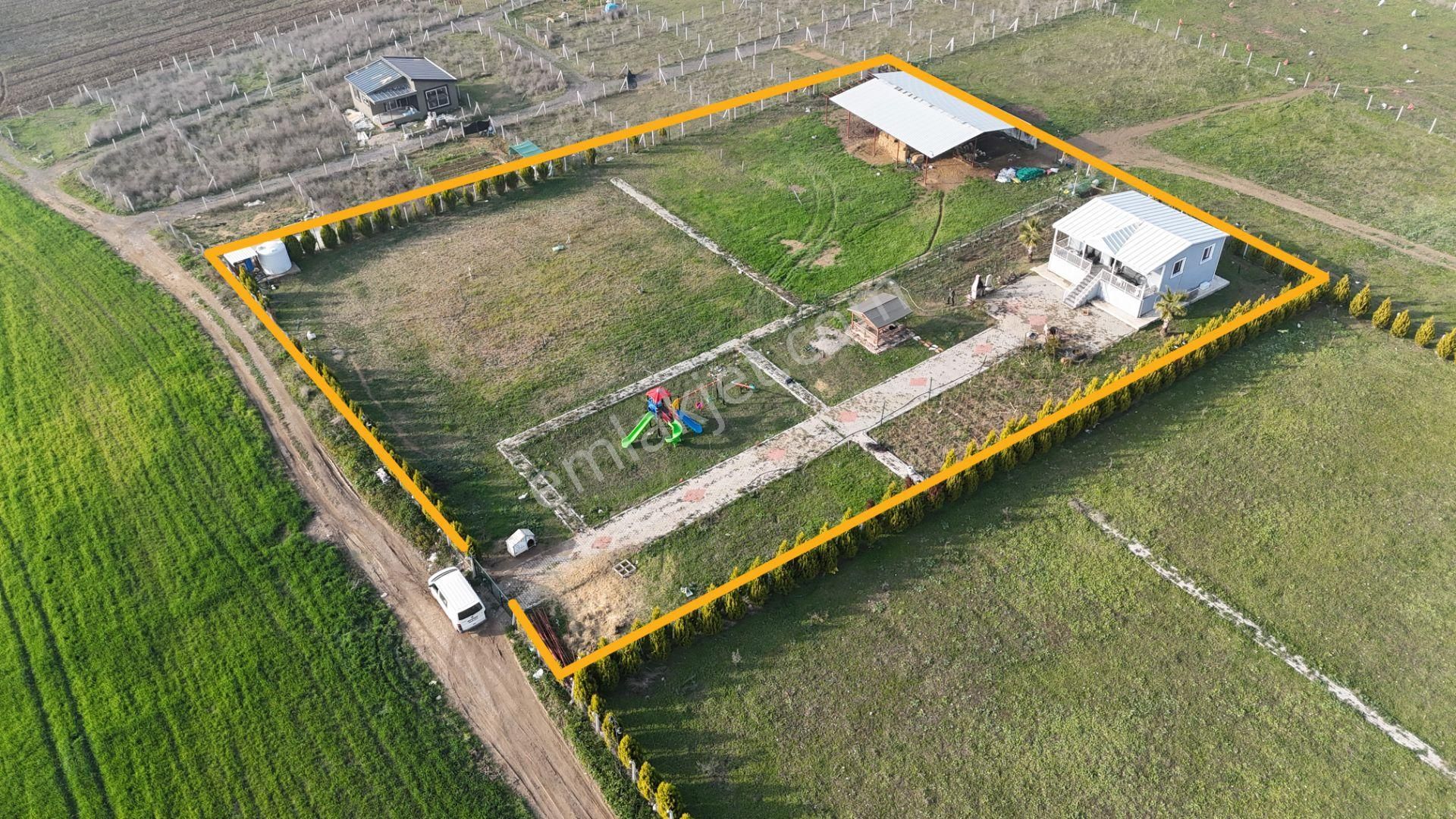 İzmir Menderes Altıntepede 4080 M2 Arsa İçinde 100m2 Bahçeli Çiftlik Evi