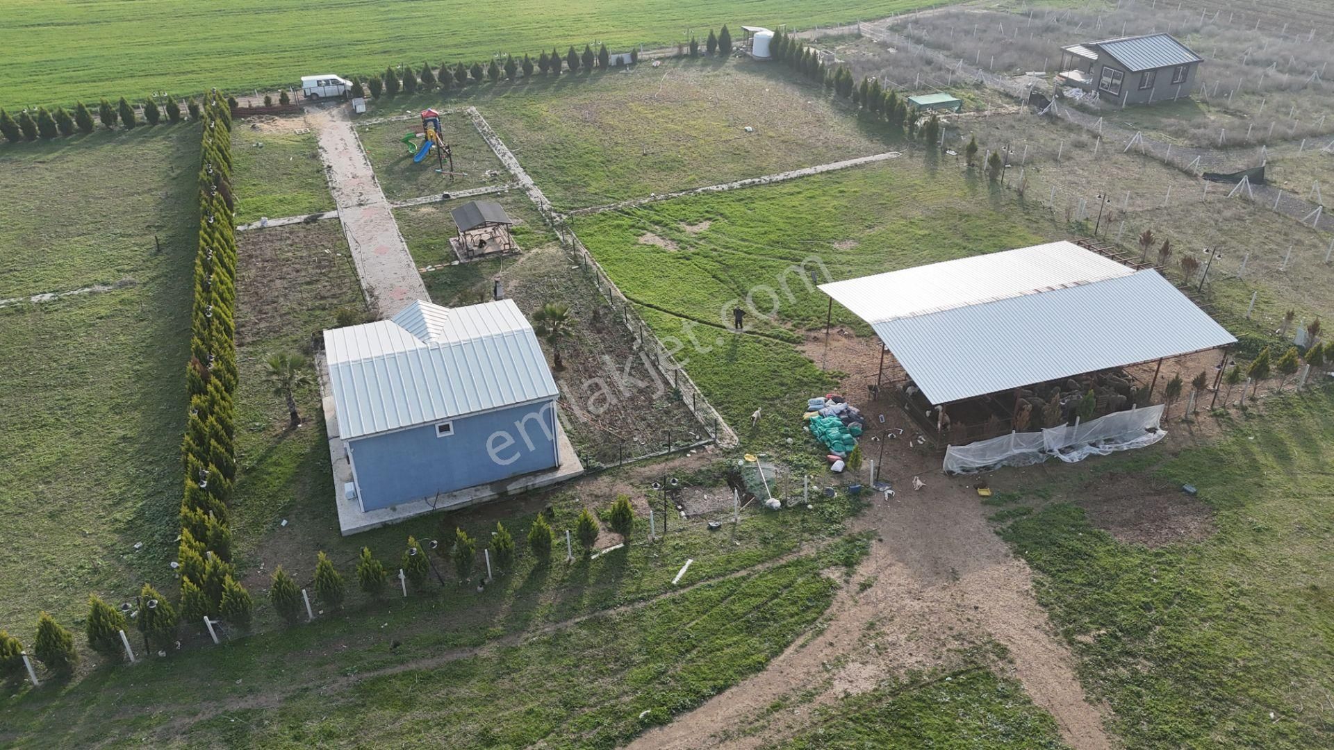 İzmir Menderes Altıntepede 4080 M2 Arsa İçinde 100m2 Bahçeli Çiftlik Evi - Görsel 28