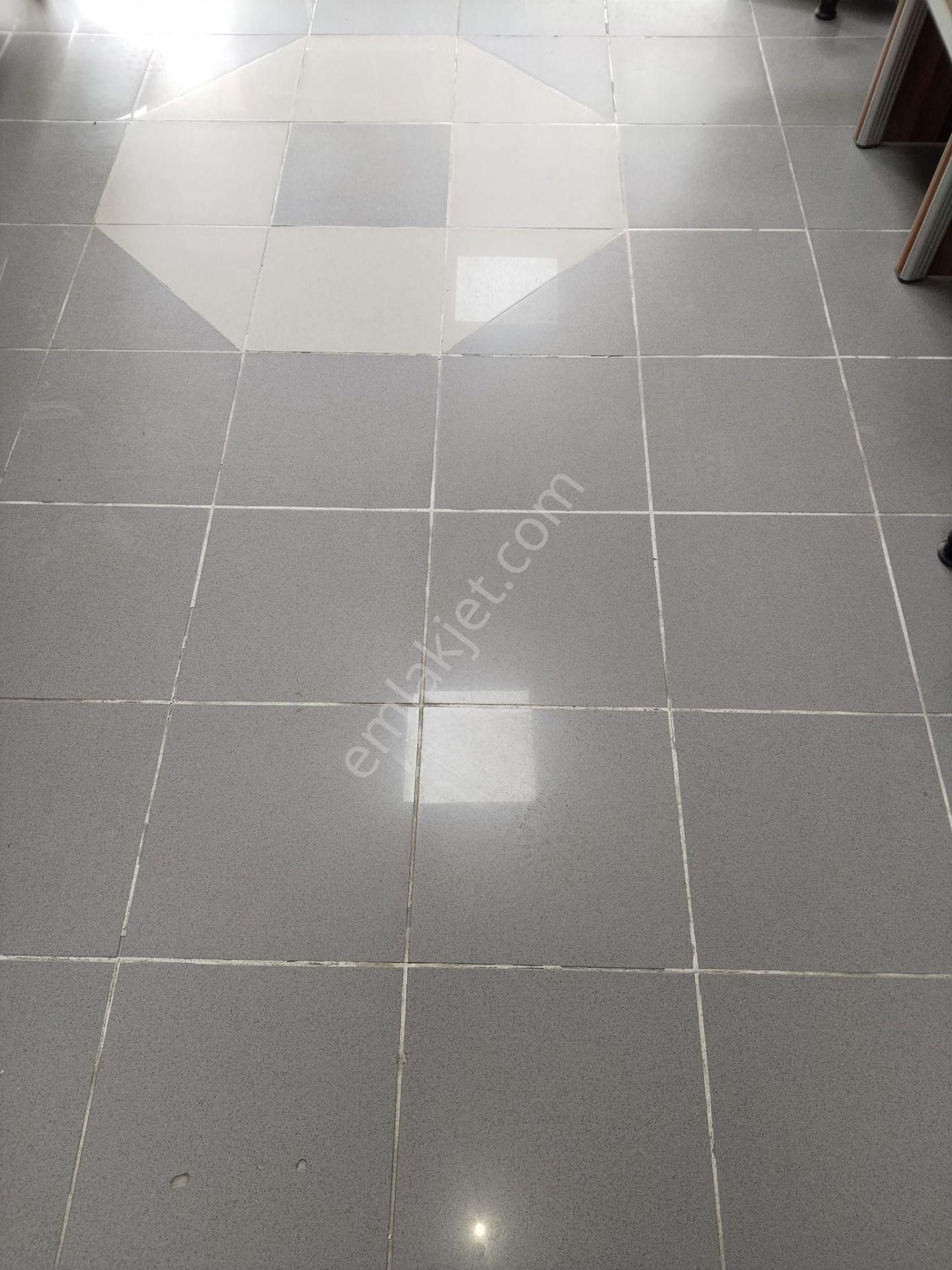 Avcılar Üniversite Mahallesi Satılık 3 Adet Dükkan