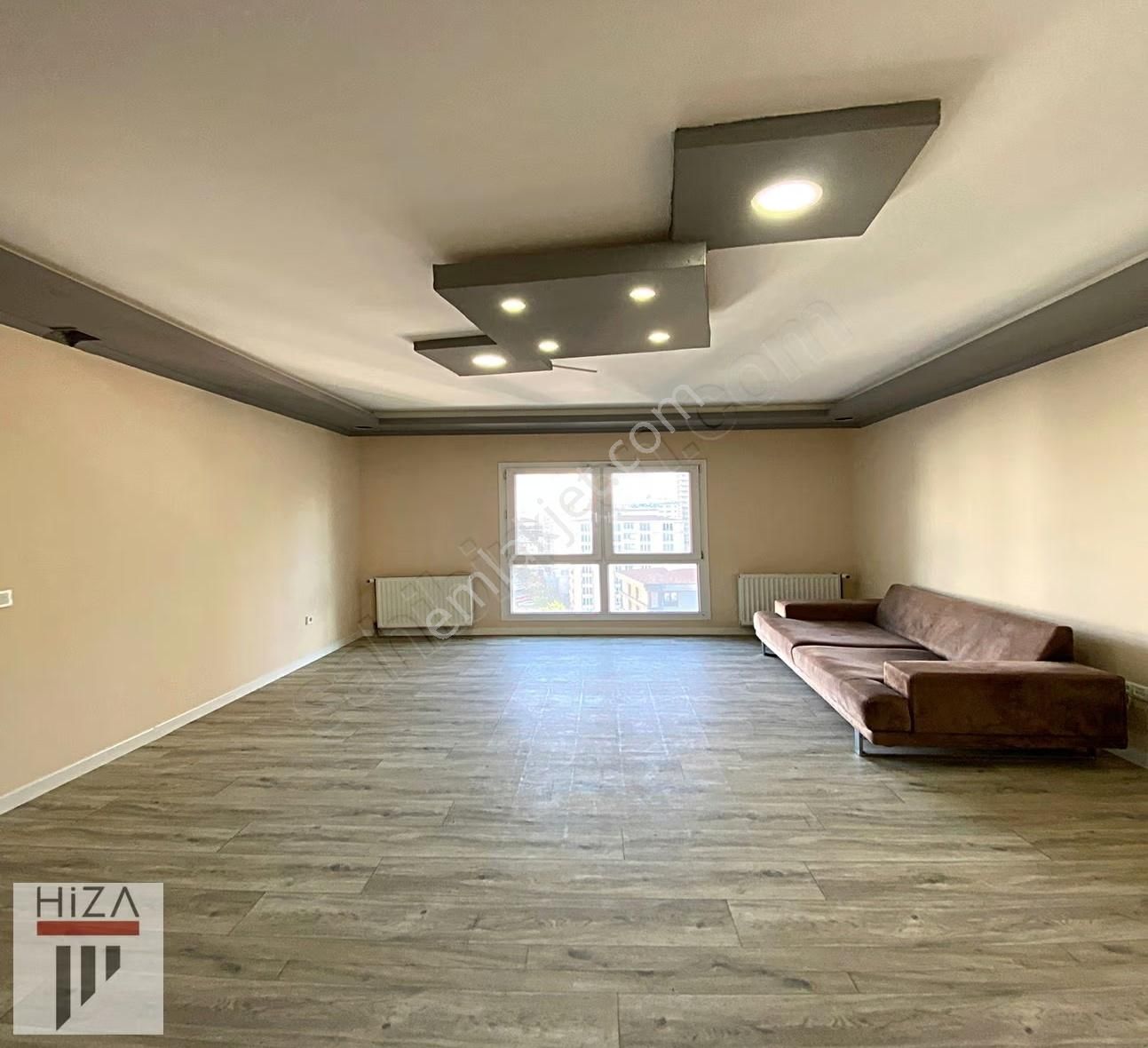 Beylikdüzü Metrobüse Yakın Site İçinde 2+1 Acil Satılık Daire!!