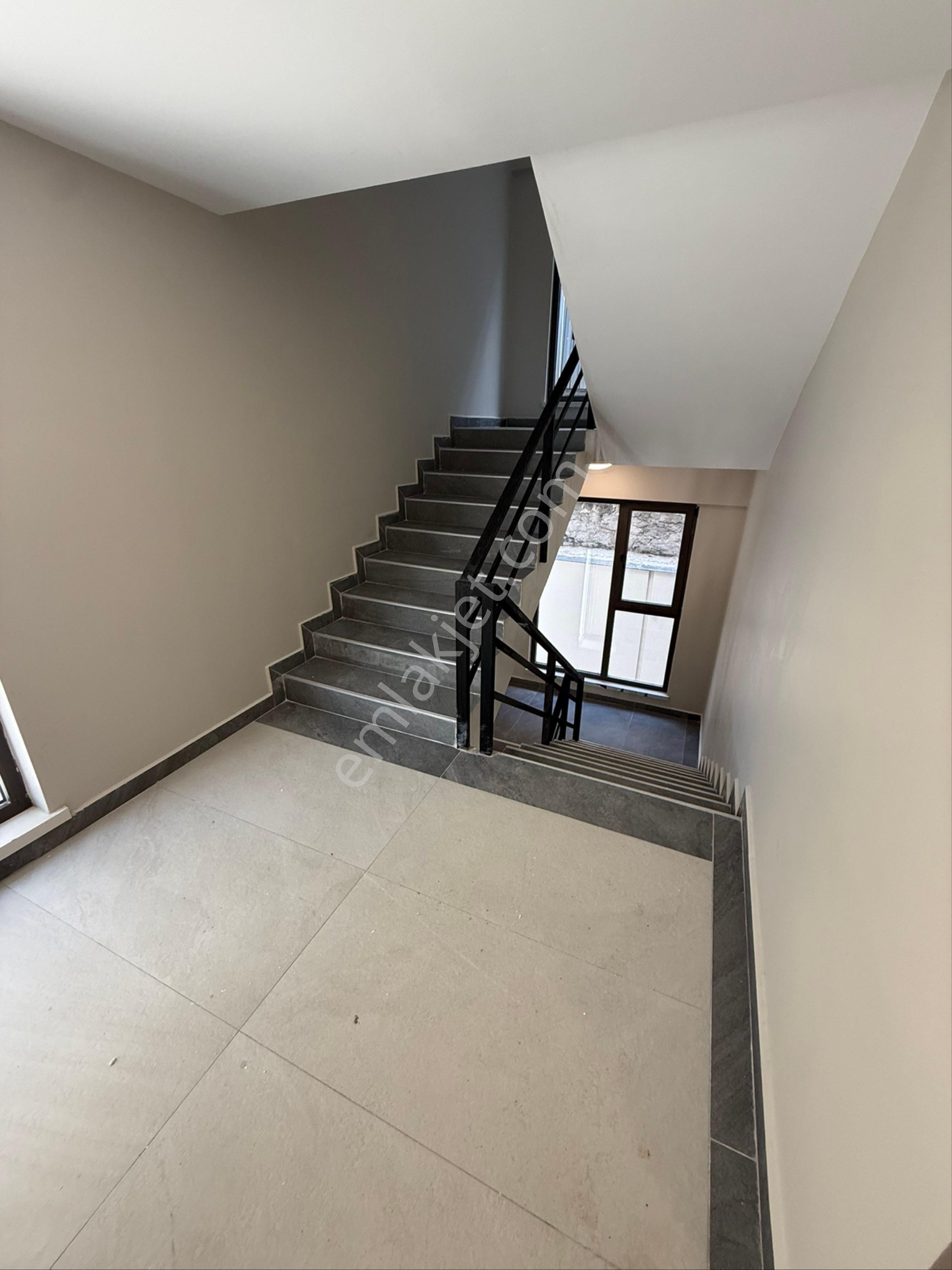 Çankaya Gaziosmanpaşa Nenehatun Caddesinde Yeni Binada 1+1 Asansör Garajlı - Görsel 15