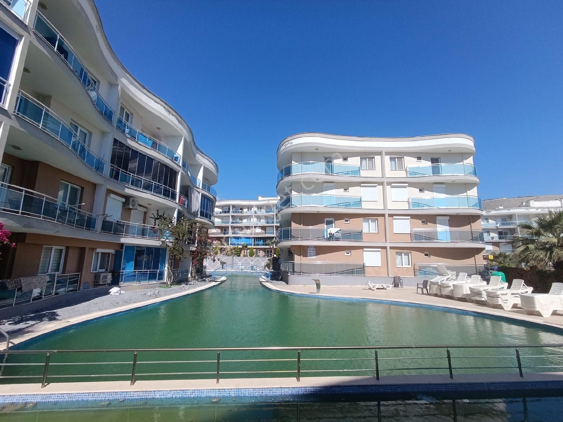 Kuşadası Degirmendere Site İçerisinde Satılık 2+1