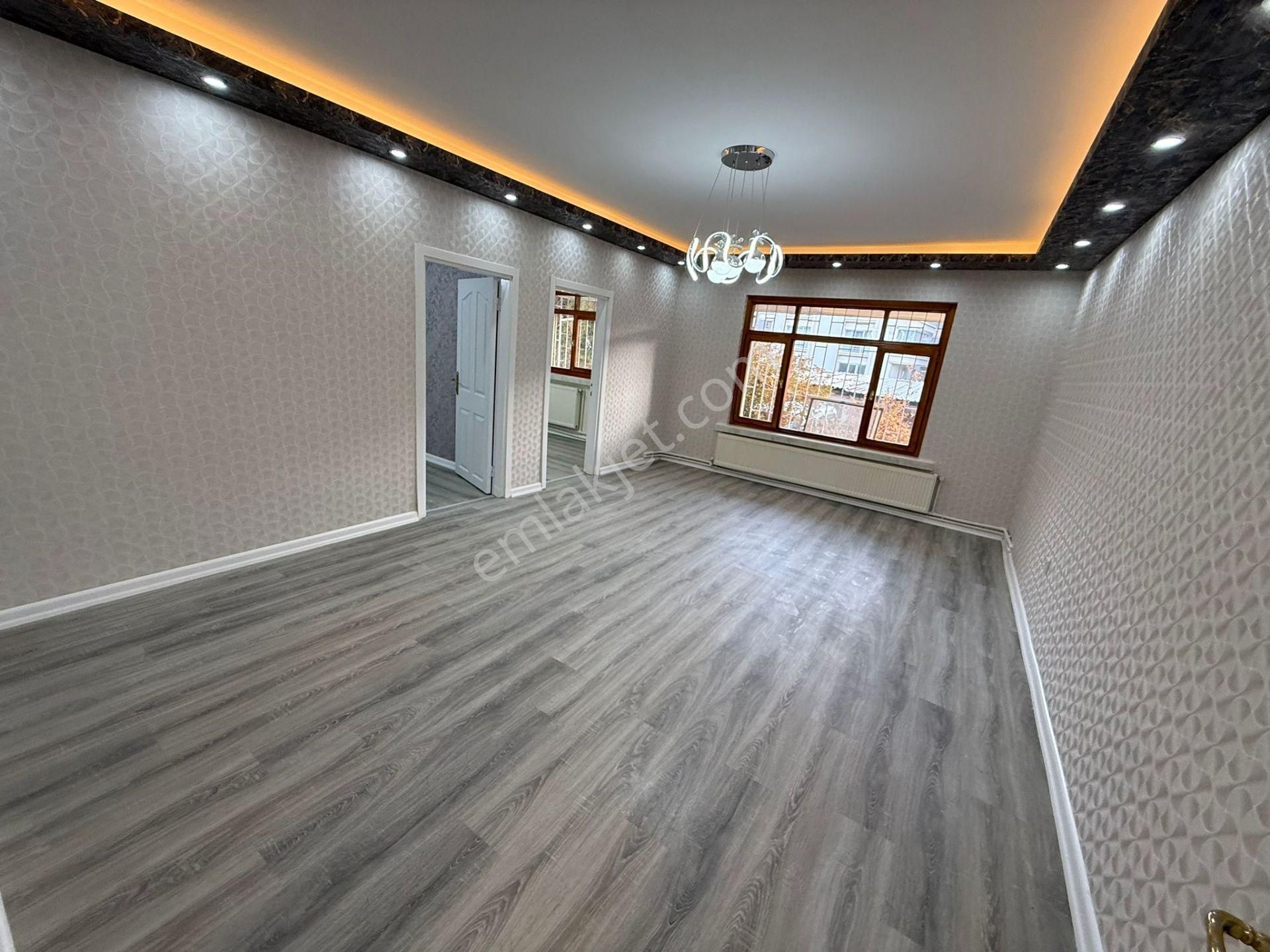 Vatan'dan Tepebaşı Cuma Sokak'ta Megalüks Yapılı Yüksek Giriş Balkonlu Satılık 3+1 Daire - Görsel 9