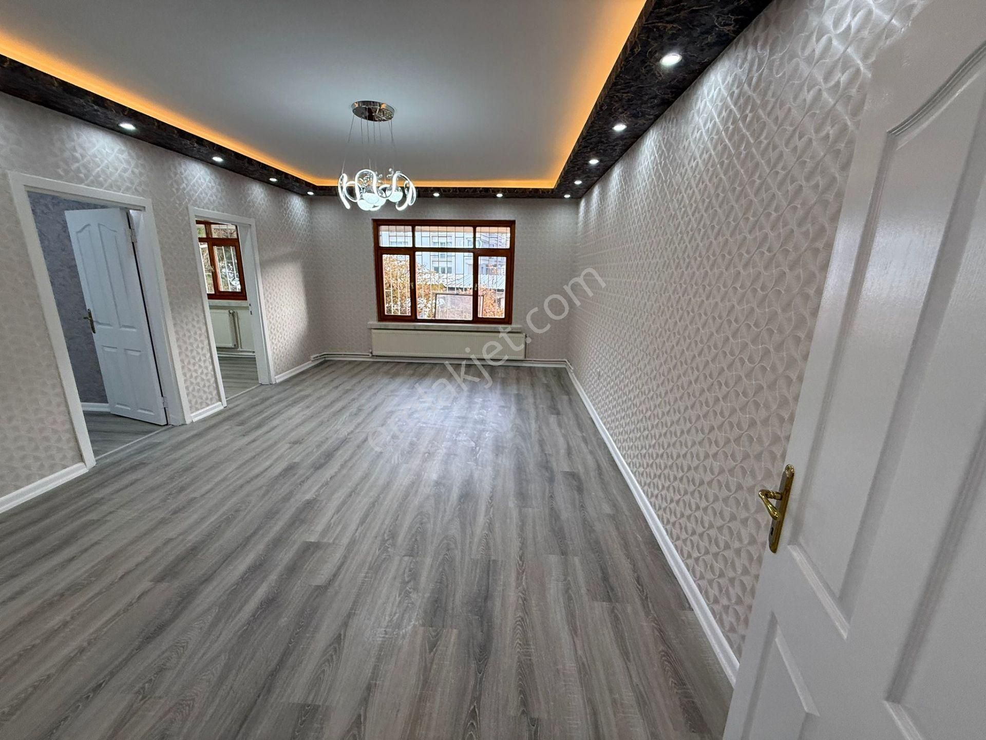 Vatan'dan Tepebaşı Cuma Sokak'ta Megalüks Yapılı Yüksek Giriş Balkonlu Satılık 3+1 Daire - Görsel 11