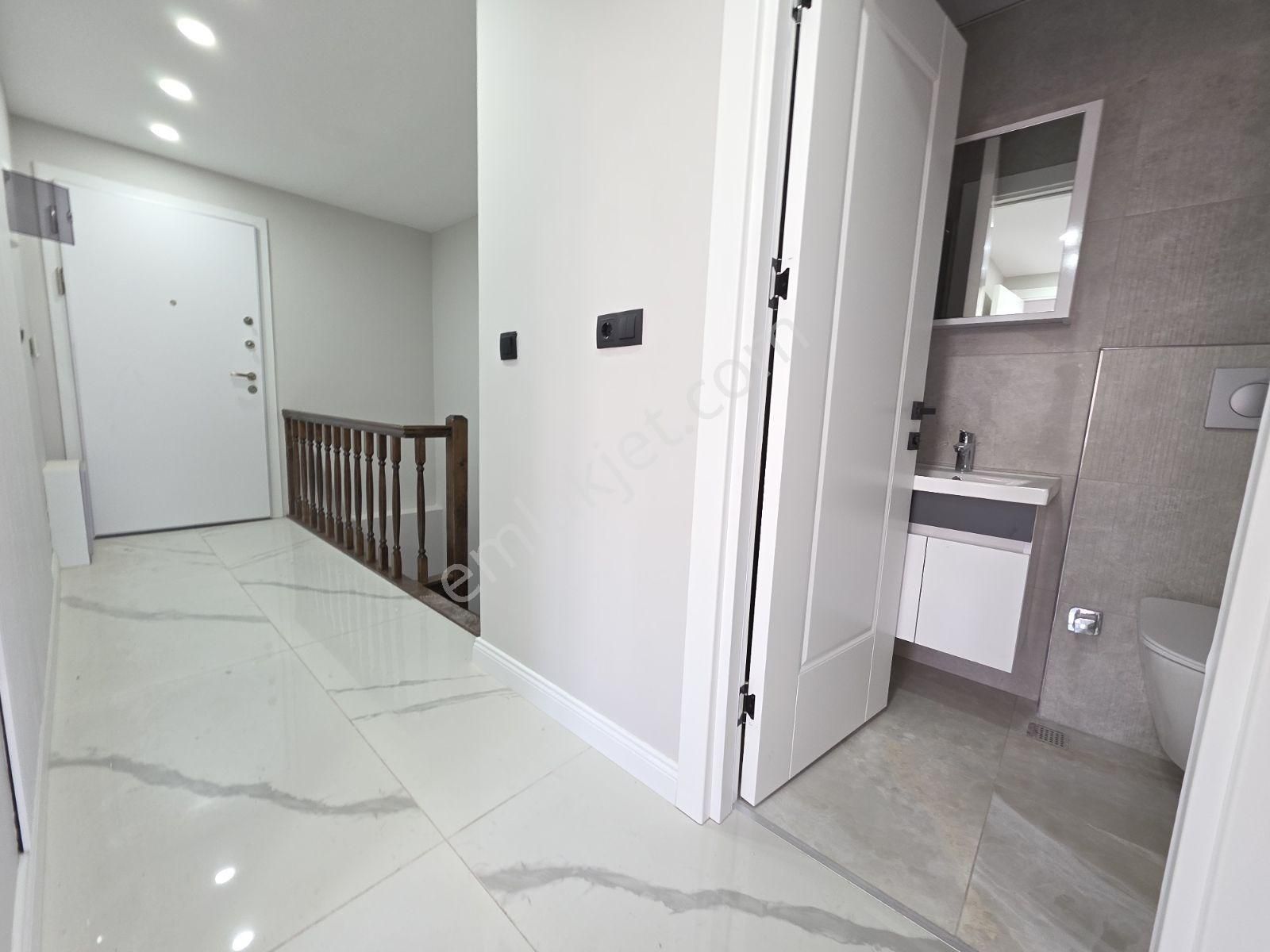 İnox'dan Bostancı Sınırında Deniz Manzaralı Geniş 3+1 Dubleks - Görsel 16