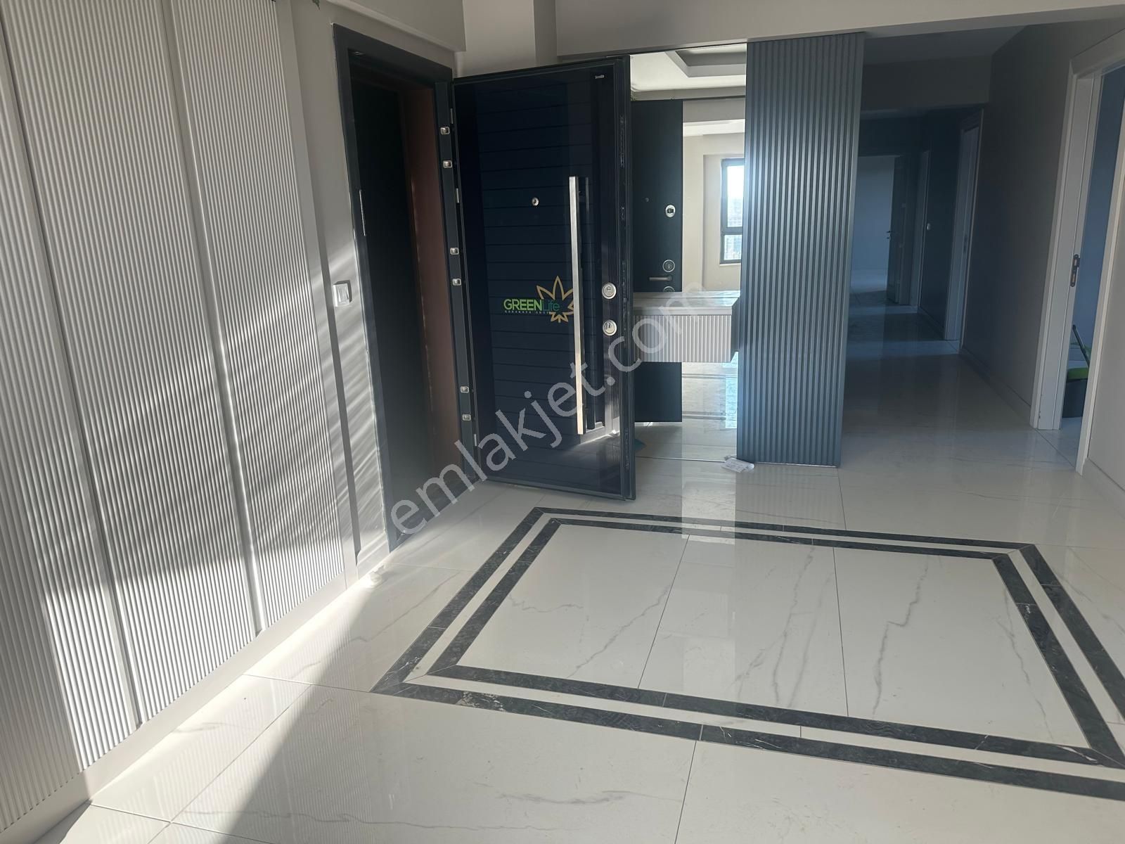 Çanakkale Merkez Lüks 4+1 Daire Green Life'ta Havuzlu Fırsat!