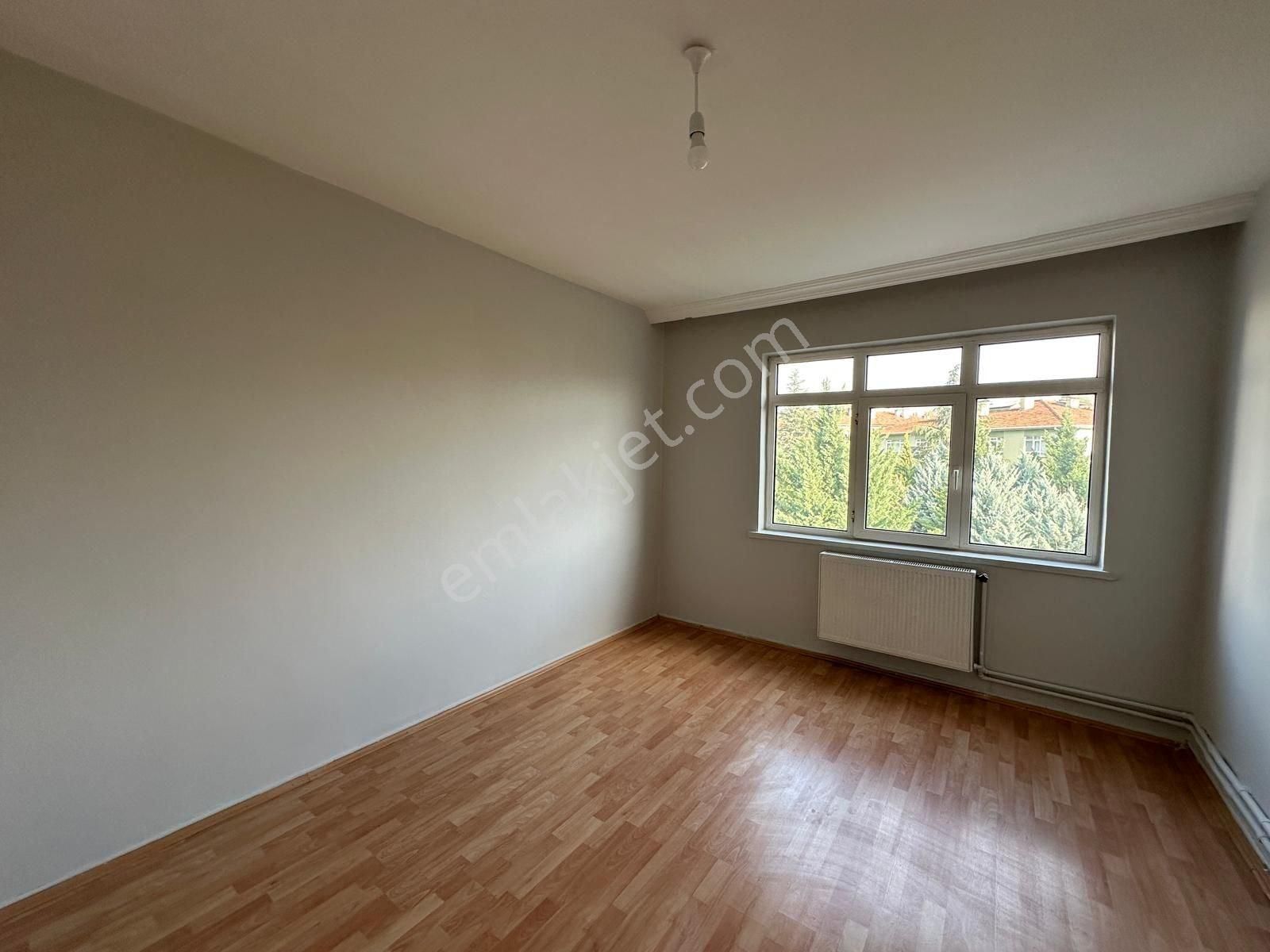 Keçiören Bağlarbaşında Metroya Yürme Mesafesi Katta 3+1 Daire - Görsel 18